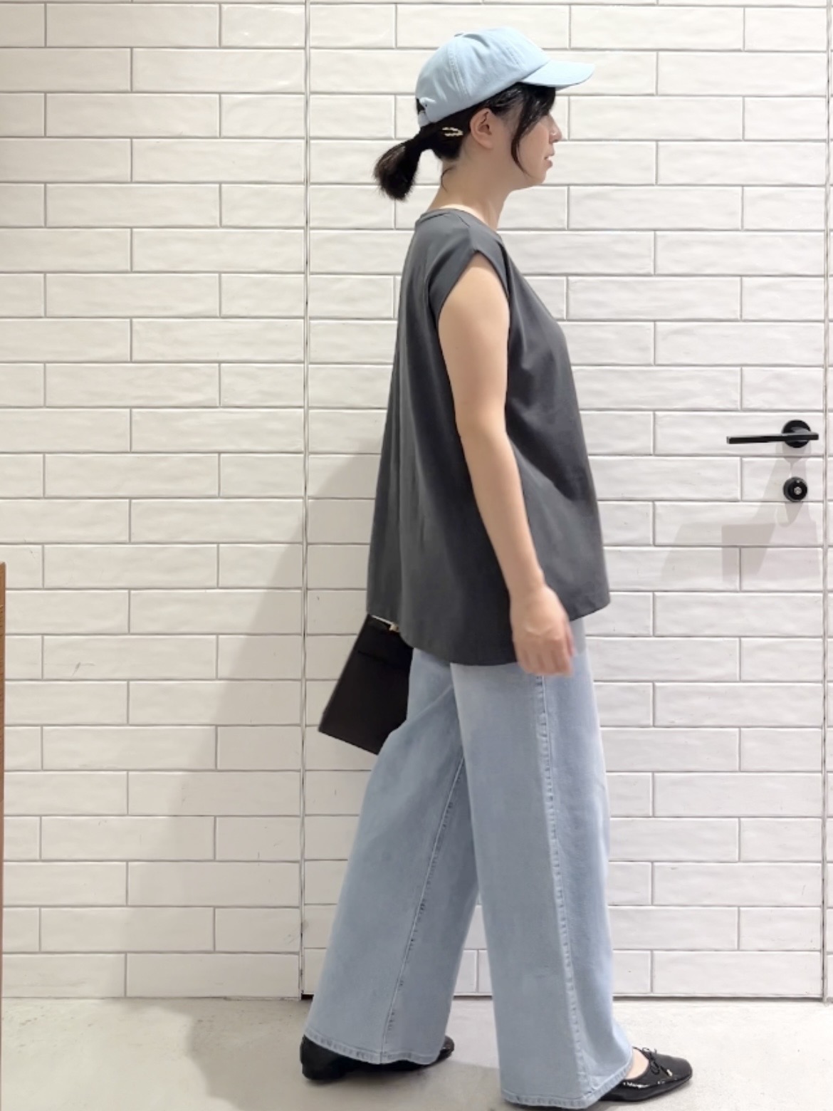 しおりさんの「OPAQUE.CLIP｜【UV／接触冷感】スーパーアイス ノースリーブカットソー《洗濯機OK》」を使ったコーディネート