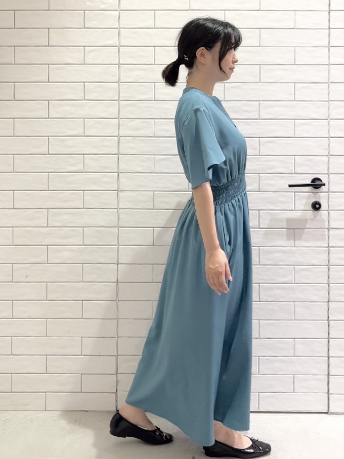 しおりさんの「OPAQUE.CLIP｜スキッパーシャツワンピース【洗濯機OK／イージーアイロン】」を使ったコーディネート