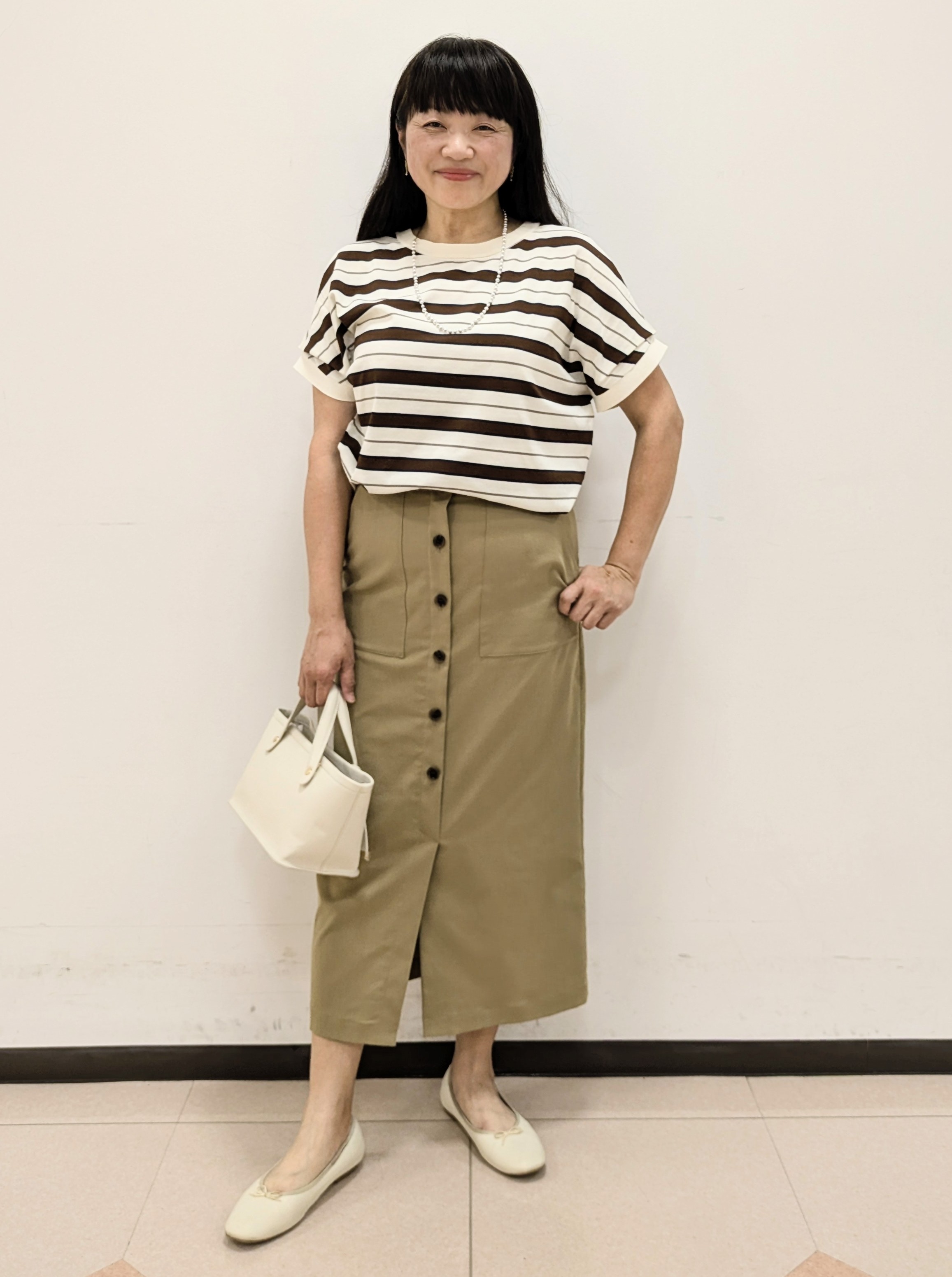 ともさんの「UNTITLED｜【肌に張りつきにくい/前後2WAY】ドライタッチコットンプルオーバー」を使ったコーディネート