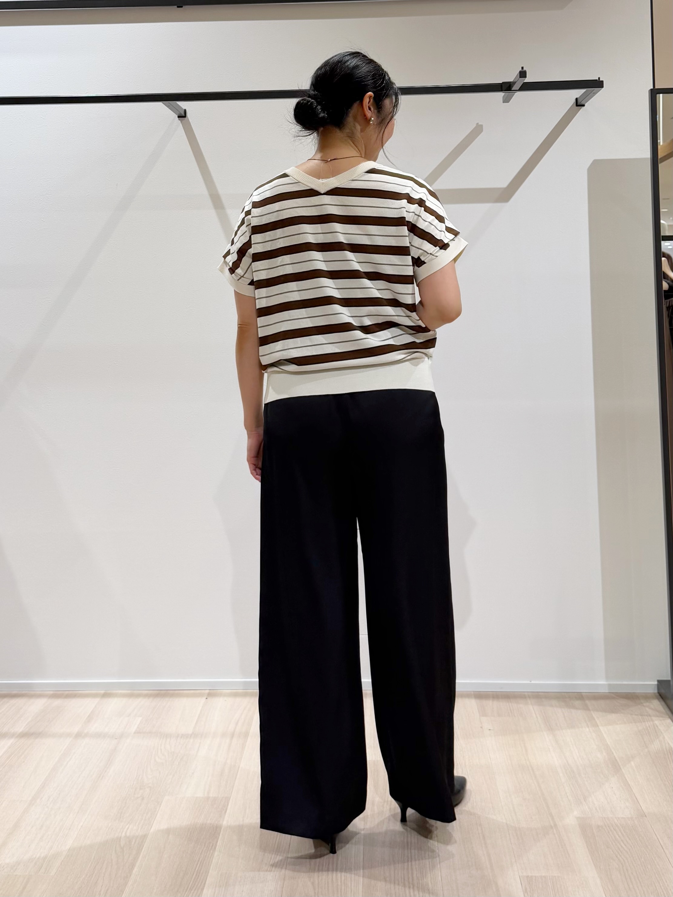 TOMOMIさんの「UNTITLED｜【肌に張りつきにくい/前後2WAY】ドライタッチコットンプルオーバー」を使ったコーディネート