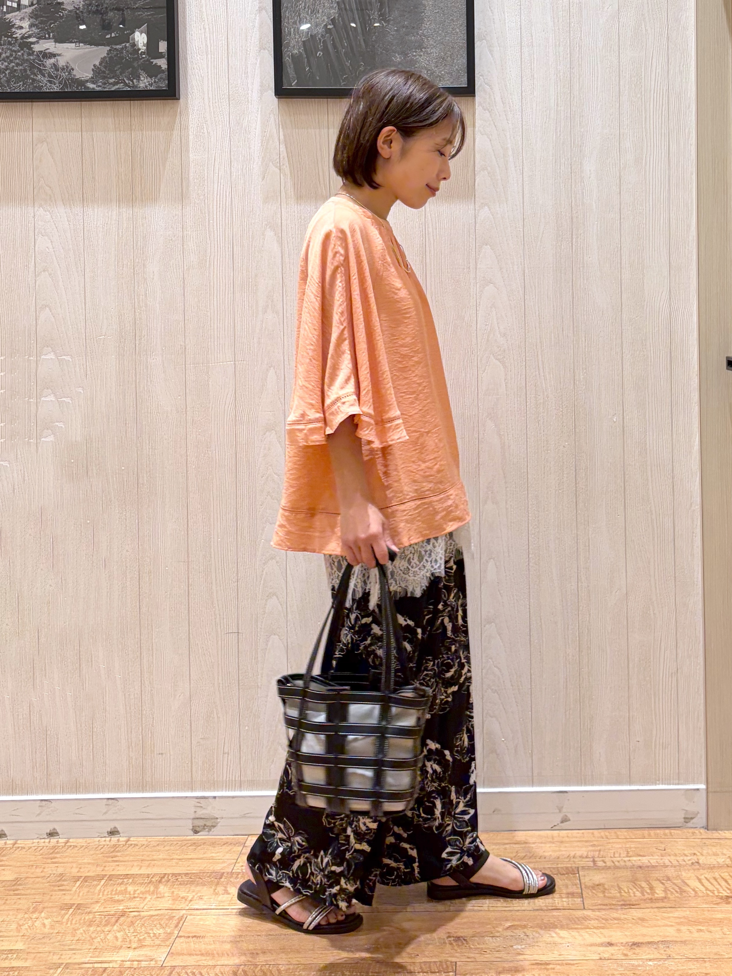 shirayuuuさんの「SHOO･LA･RUE｜【S-LL/洗濯機可/体型カバー】はしごレースがポイント スラブポンチョ風ブラウス」を使ったコーディネート