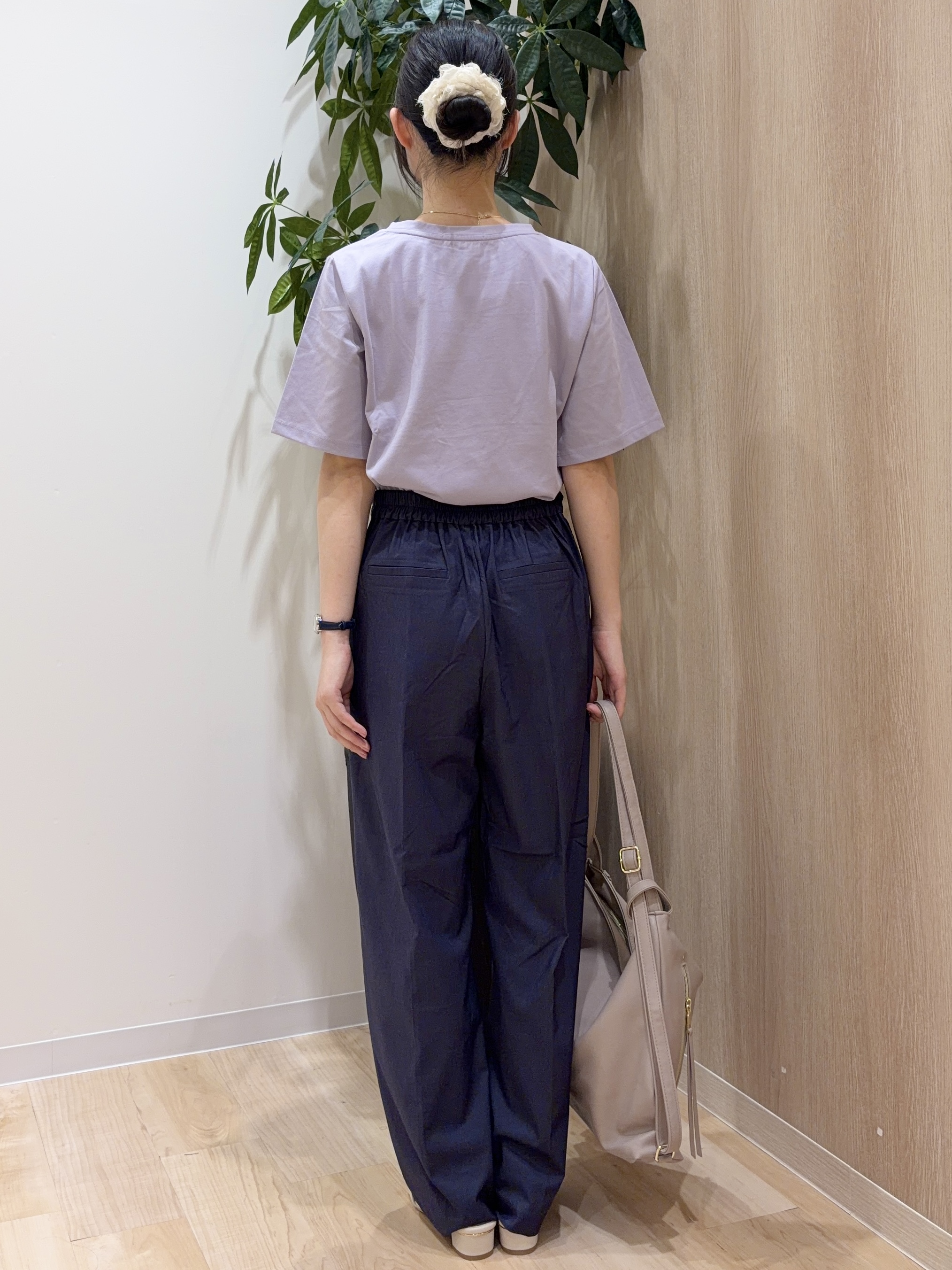 ayaneさんの「grove｜【吸水速乾・UVカット・マシンウォッシャブル】ベーシックMIXロゴプリントT」を使ったコーディネート