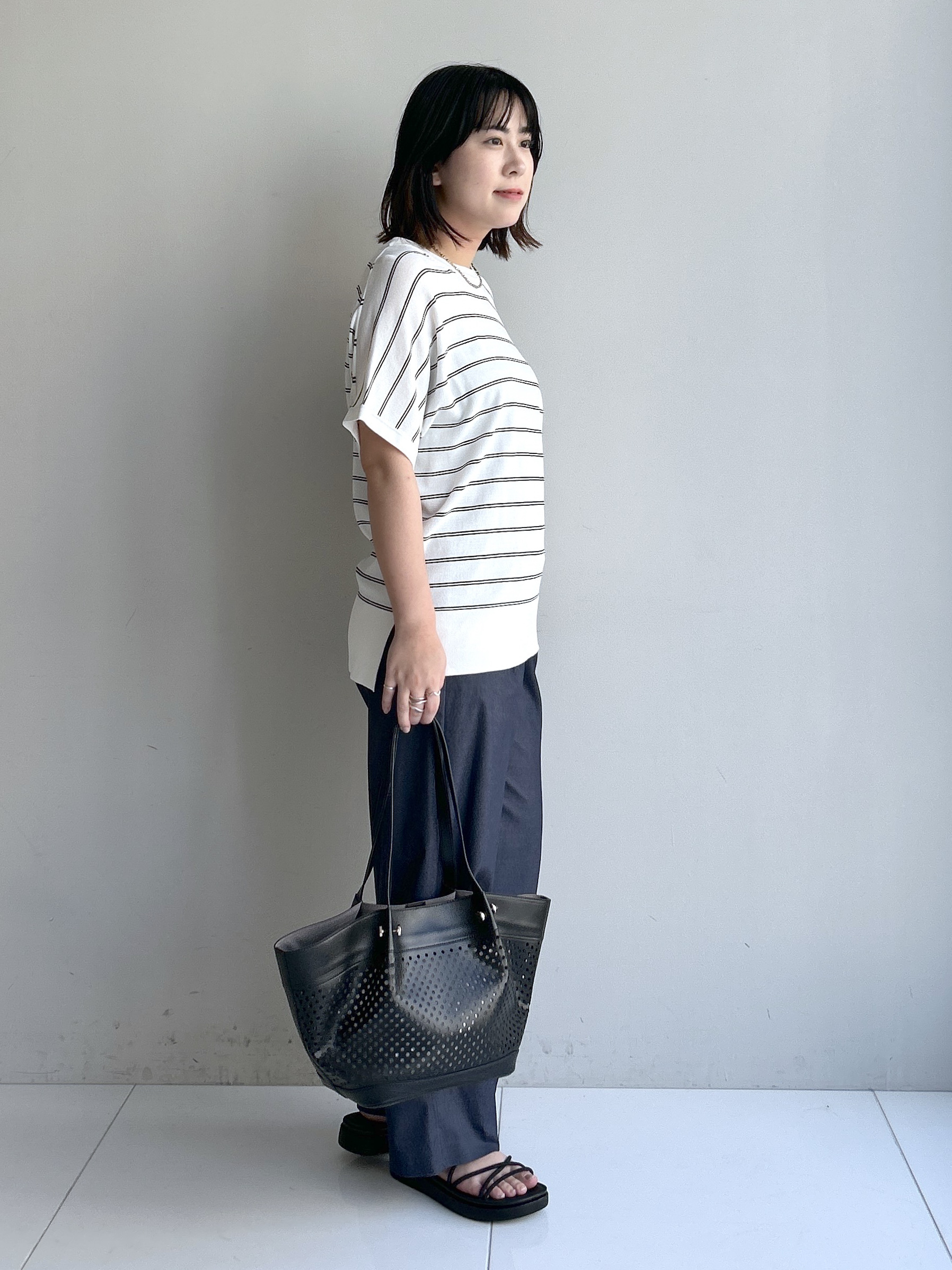 Hirokaさんの「grove｜【シリーズ累計36万枚！やわらかドライタッチ】夏にうれしい多機能ロングニット」を使ったコーディネート