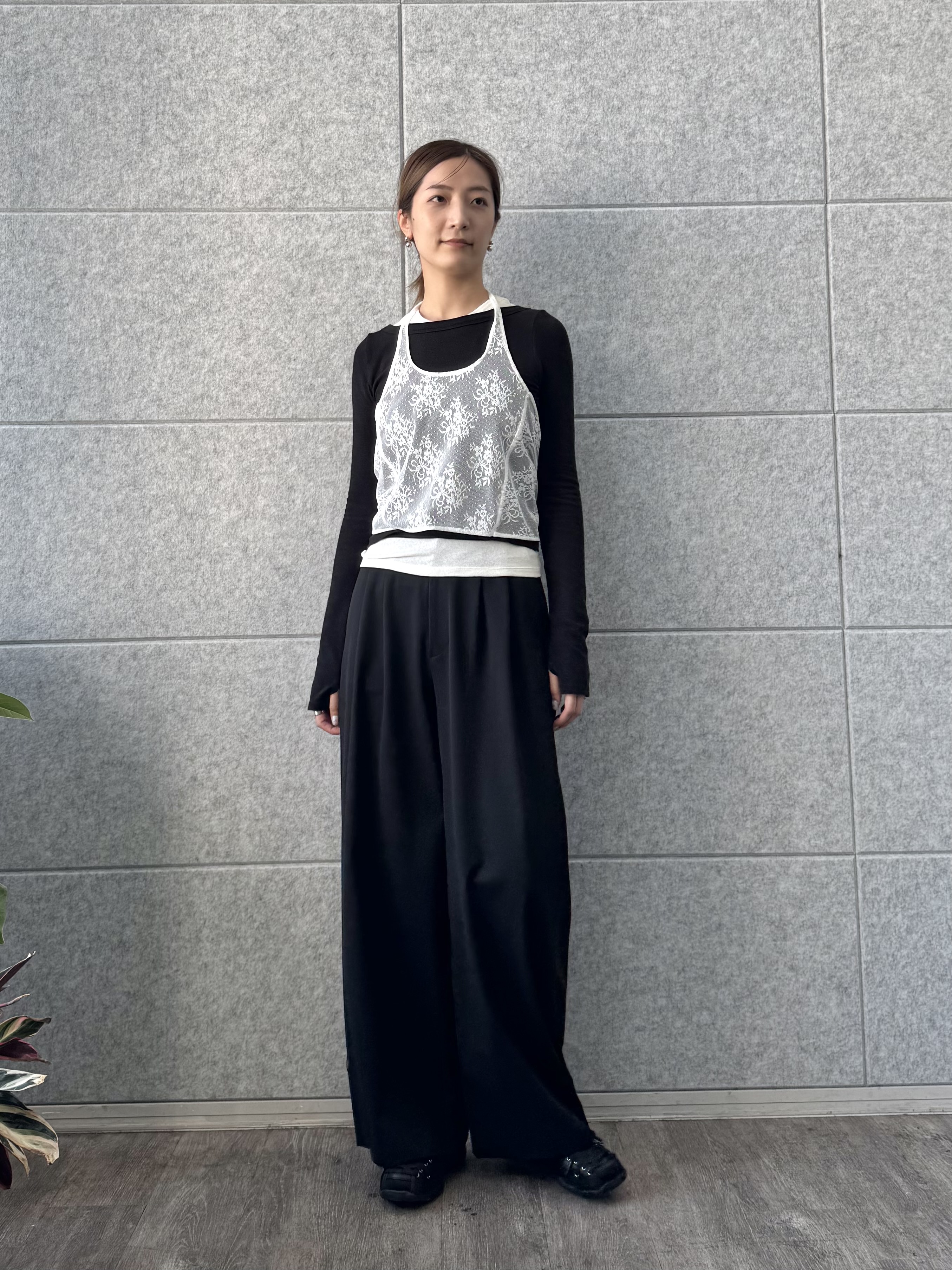 uchi__yamaさんの「CODE A｜bound edge pants」を使ったコーディネート