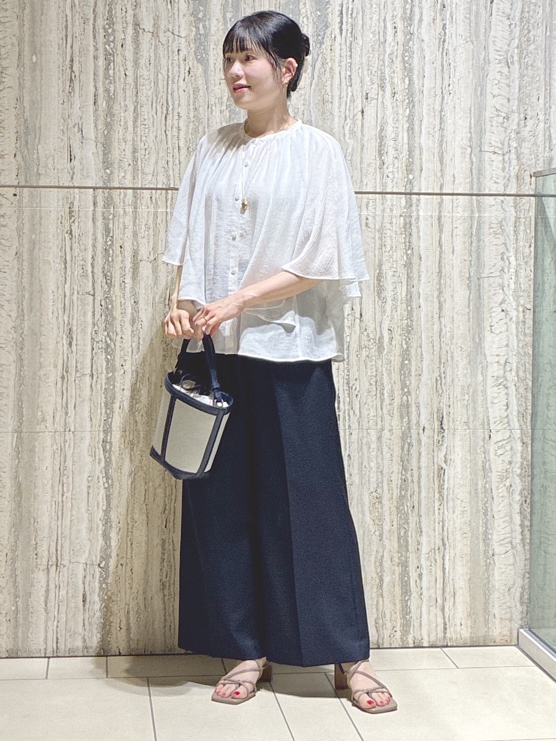  beni_gingerさんの「Reflect｜ドビーストライプケープスリーブブラウス」を使ったコーディネート
