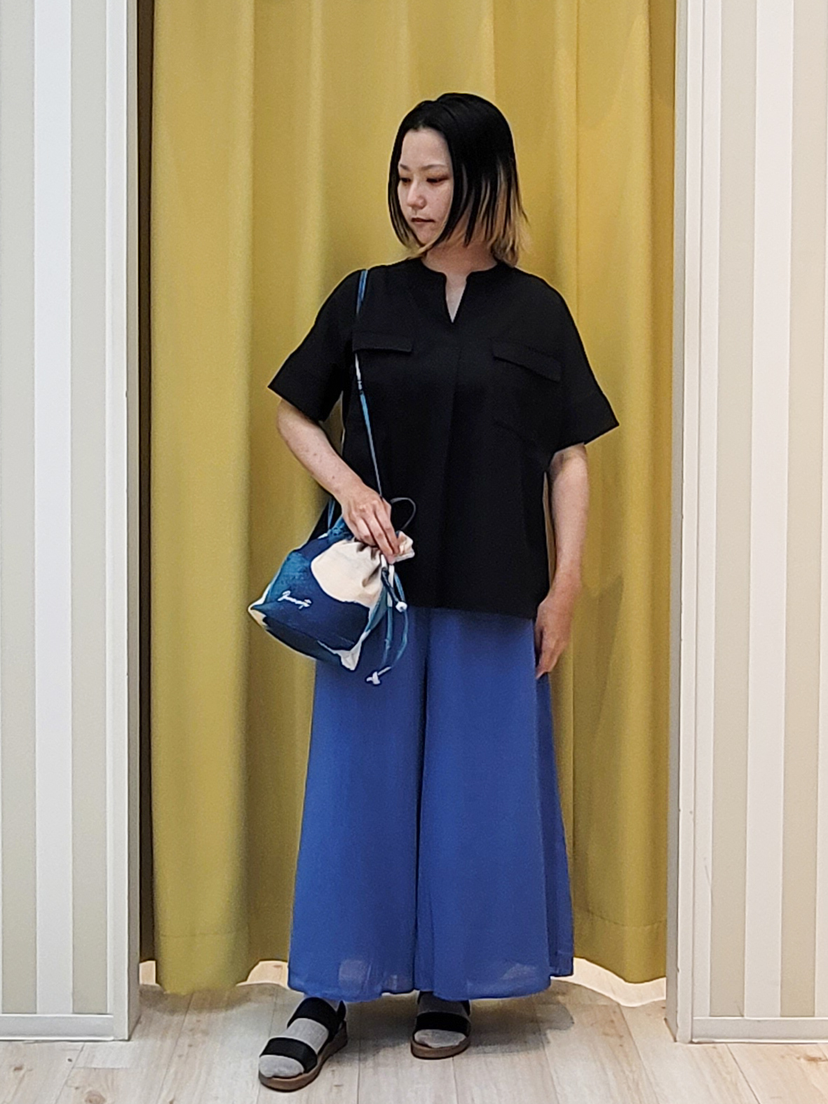 ねぎさんの「SHOO･LA･RUE｜【洗濯後しわになりにくい/UV/吸水速乾】Wポケットが目を引く オンオフ使えるスキッパーブラウス」を使ったコーディネート