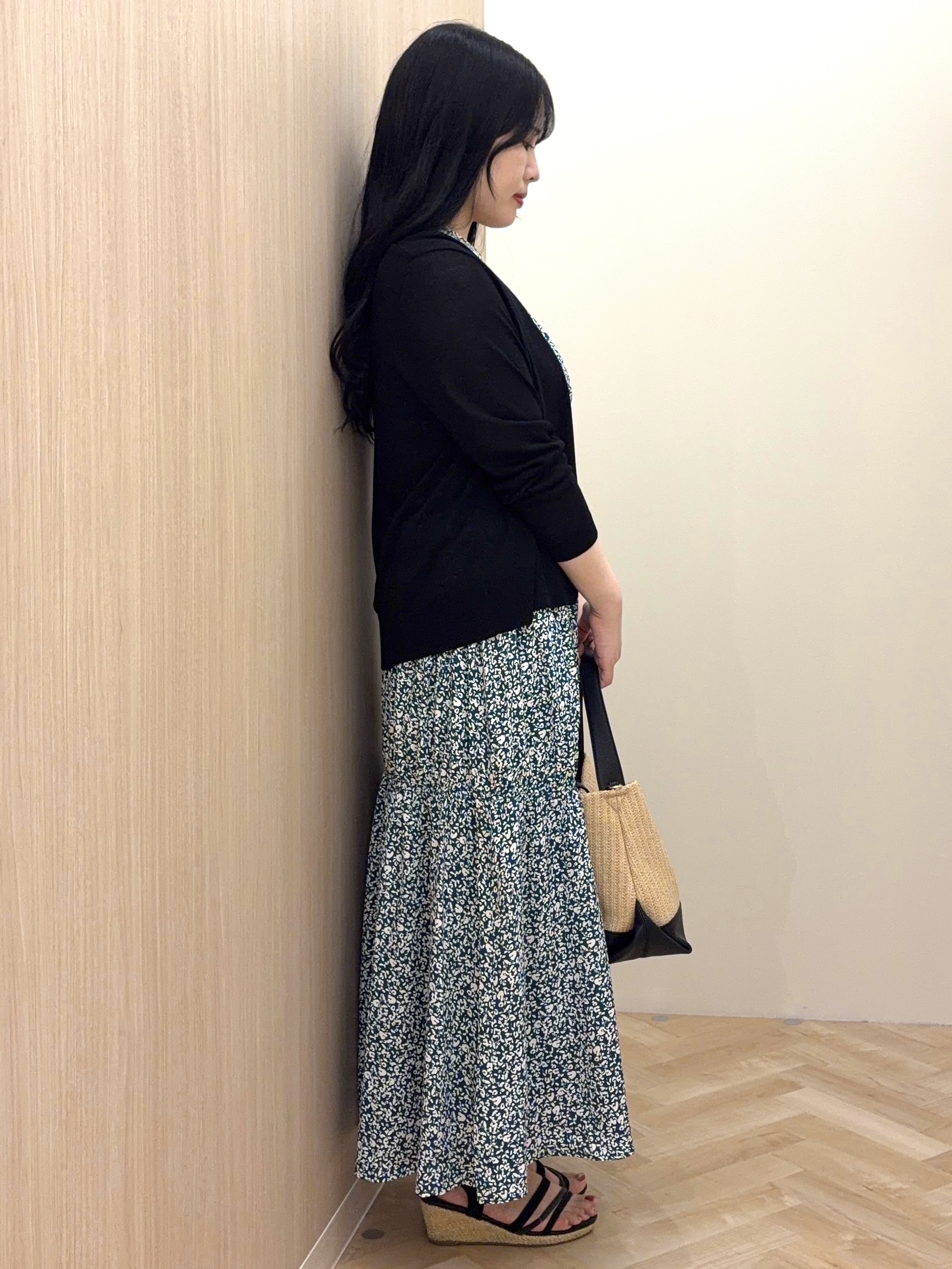 minamiさんの「grove｜高評価！【UVカット】ベーシックショートカーディガン」を使ったコーディネート