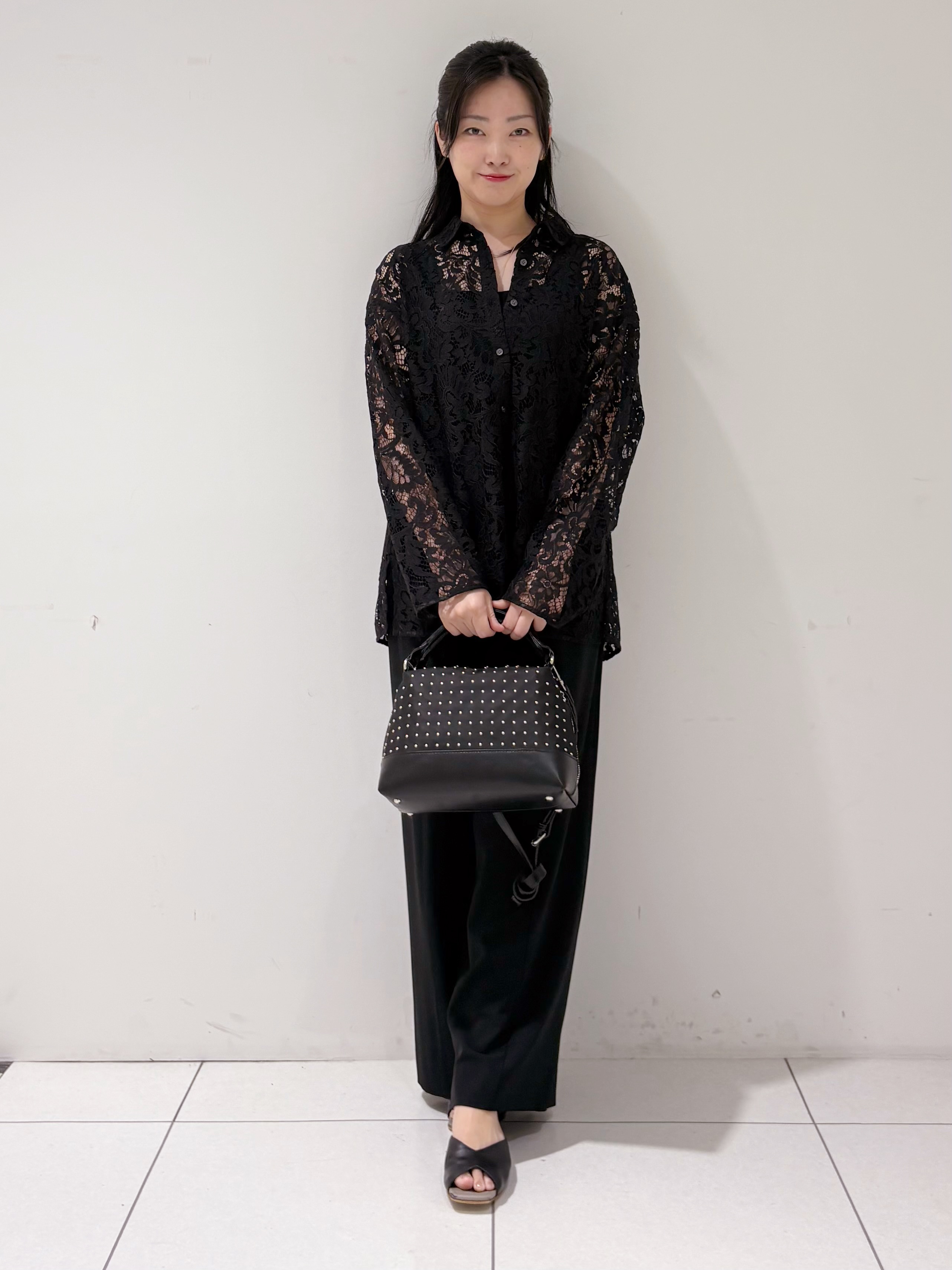 momokoさんの「INDIVI｜【洗える／トレンド】大人レースシャツ」を使ったコーディネート