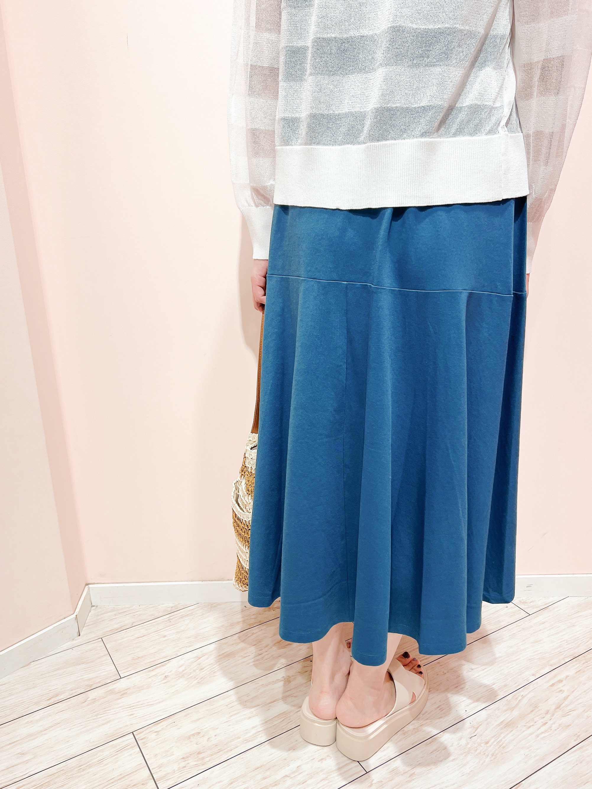 Muuさんの「SHOO･LA･RUE｜【ひんやり/体型カバー/洗濯機可】涼やかAラインロングワンピース」を使ったコーディネート