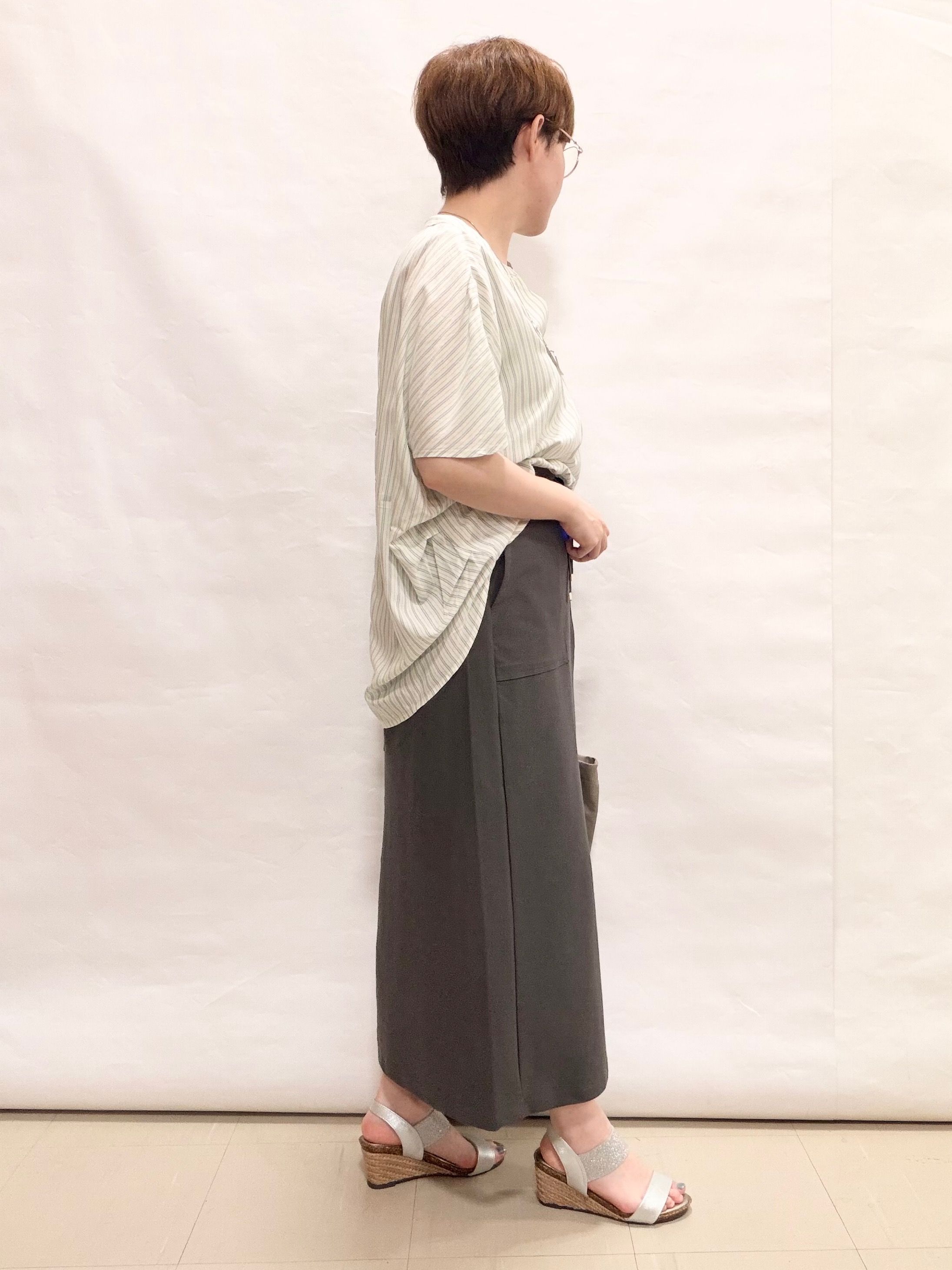 なっちゃんさんの「SHOO･LA･RUE｜【洗濯機可/体型カバー】とろみタックスキッパーブラウス」を使ったコーディネート