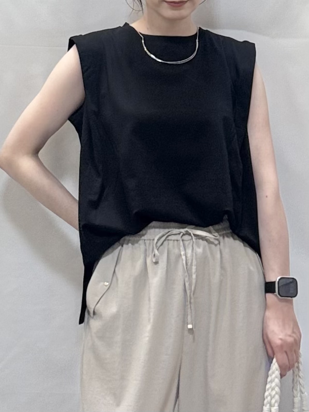 𝐇𝐢𝐫𝐨𝐦𝐢さんの「SHOO･LA･RUE｜【UVカット/接触冷感】上品に涼し気 とろみタックノースリーブトップス」を使ったコーディネート