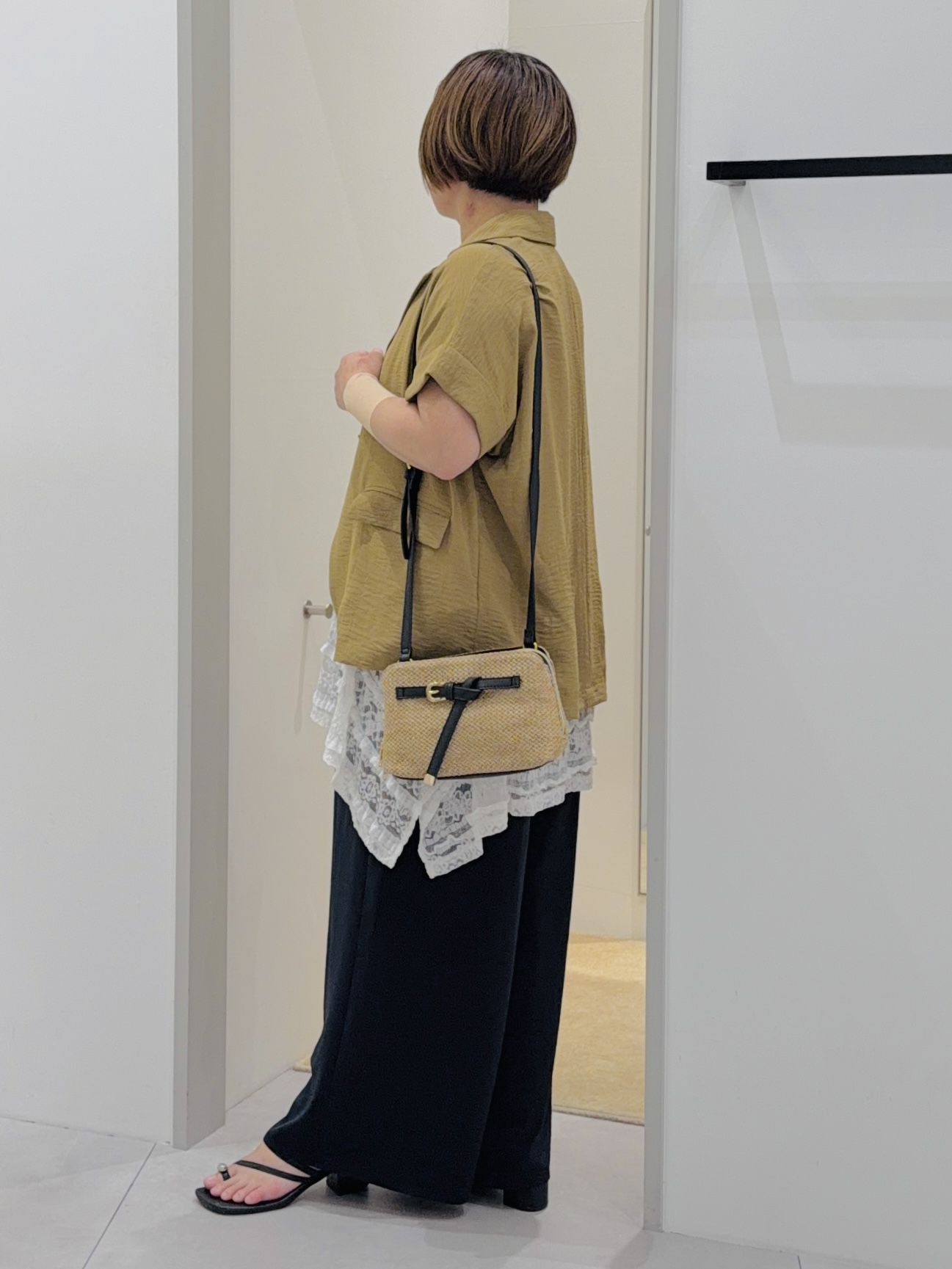 タナさんの「THE SHOP TK｜【吸水速乾/UV/防しわ】軽く羽織りたい半袖ジャケット」を使ったコーディネート