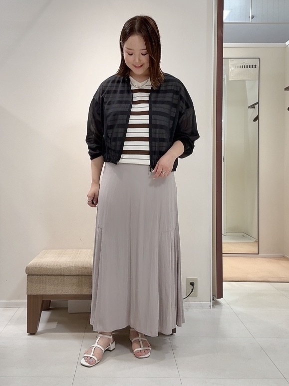 YUIさんの「UNTITLED｜【秋羽織り/ジップ】トリコットシアーブラウス」を使ったコーディネート
