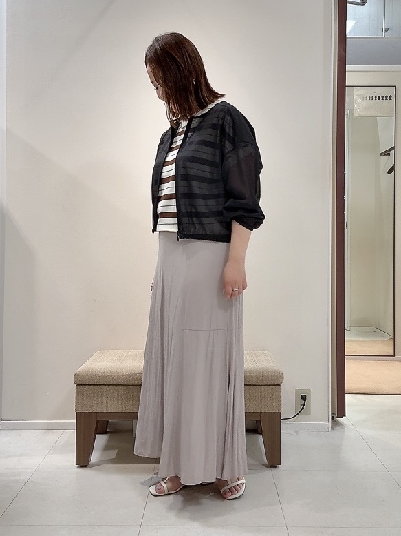 YUIさんの「UNTITLED｜【秋羽織り/ジップ】トリコットシアーブラウス」を使ったコーディネート