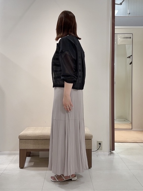 YUIさんの「UNTITLED｜【秋羽織り/ジップ】トリコットシアーブラウス」を使ったコーディネート