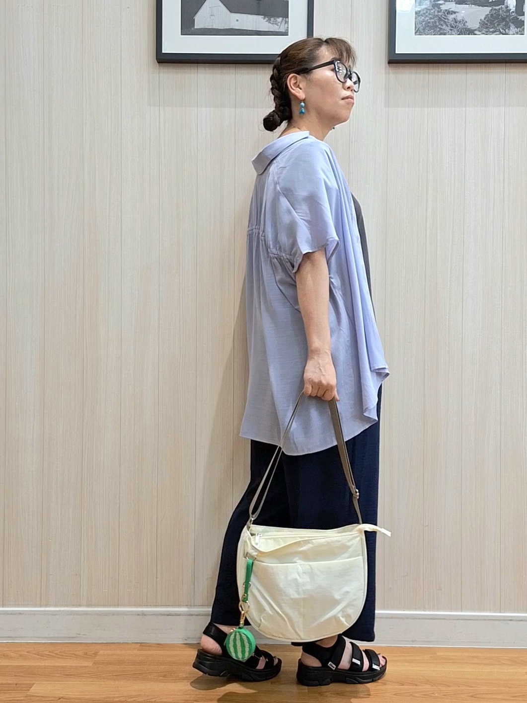 Saoさんの「SHOO･LA･RUE｜【UV/洗濯機可】ほんのりシアーで上品な バックギャザーブラウス」を使ったコーディネート