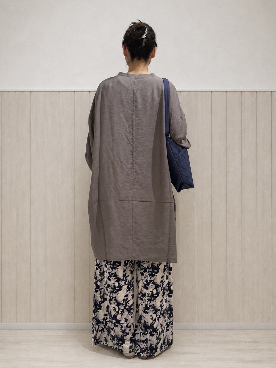 まつみさんの「SHOO･LA･RUE｜【S-LL/洗濯後しわになりにくい】ゆるっと体型カバー 7分袖コクーンチュニック」を使ったコーディネート