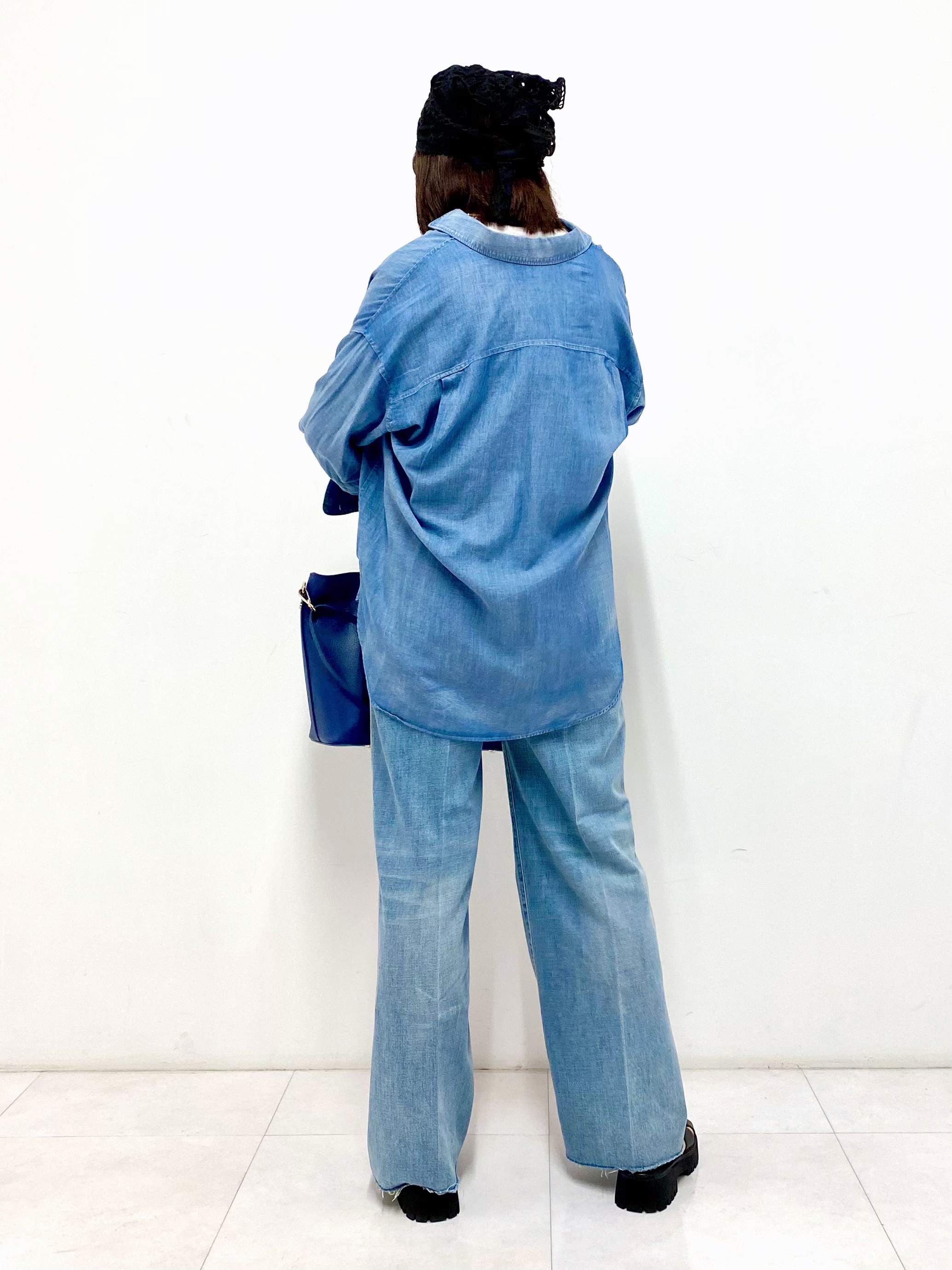 Sawaguchiさんの「DRESSTERIOR｜【涼しく着映え】シアーデニムシャツ」を使ったコーディネート