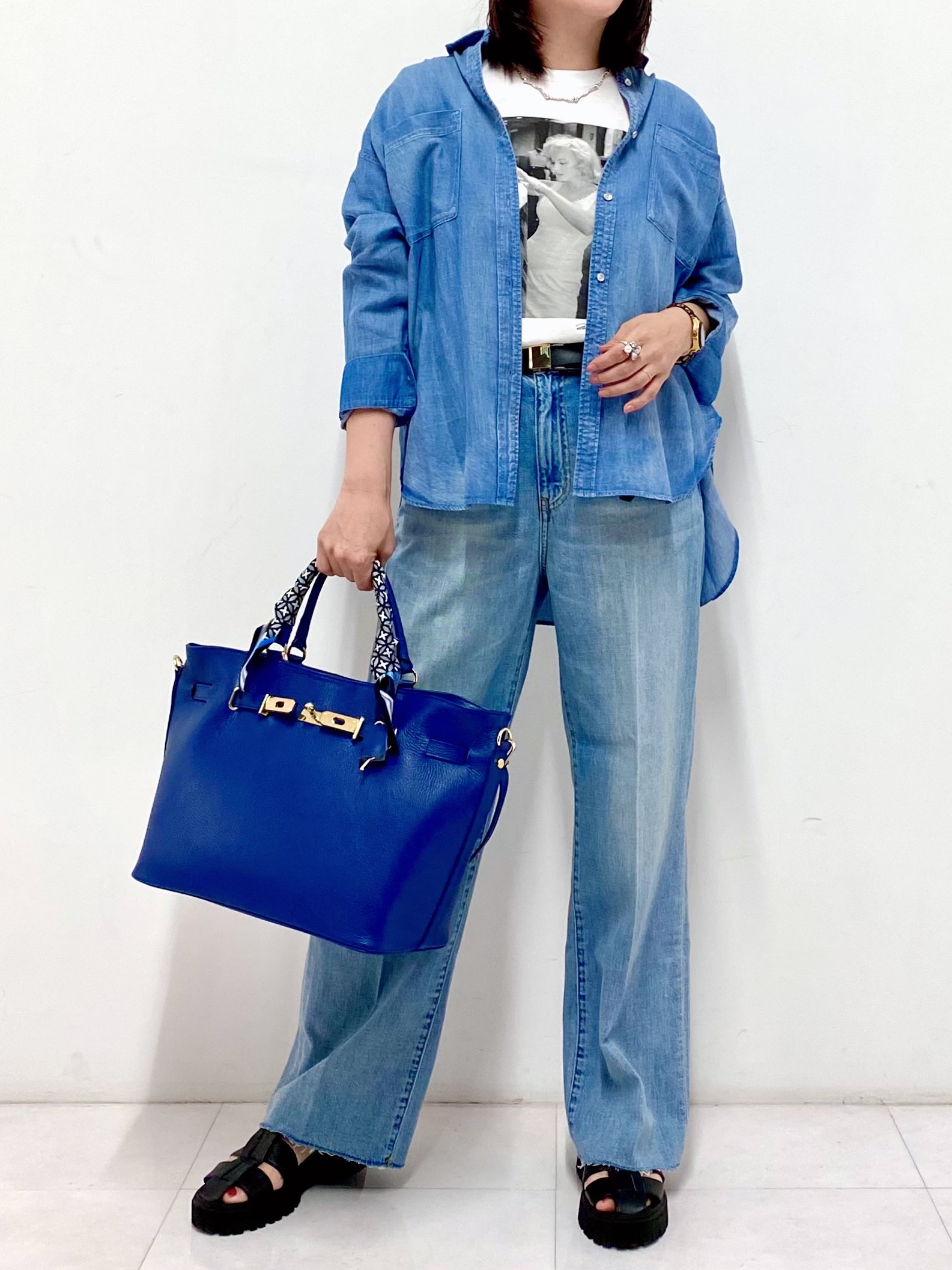 Sawaguchiさんの「DRESSTERIOR｜【涼しく着映え】シアーデニムシャツ」を使ったコーディネート