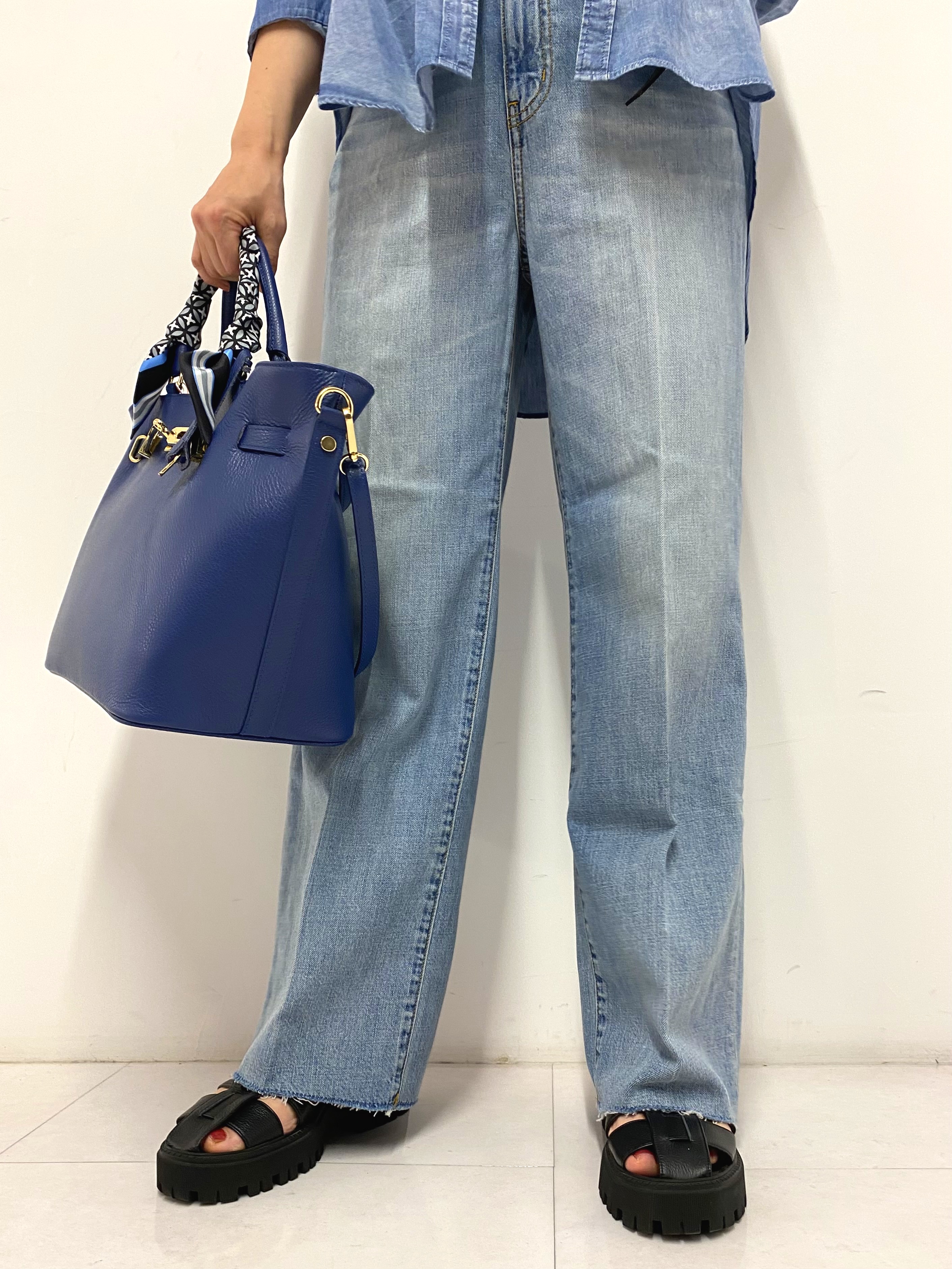 Sawaguchiさんの「DRESSTERIOR｜【涼しく着映え】シアーデニムシャツ」を使ったコーディネート