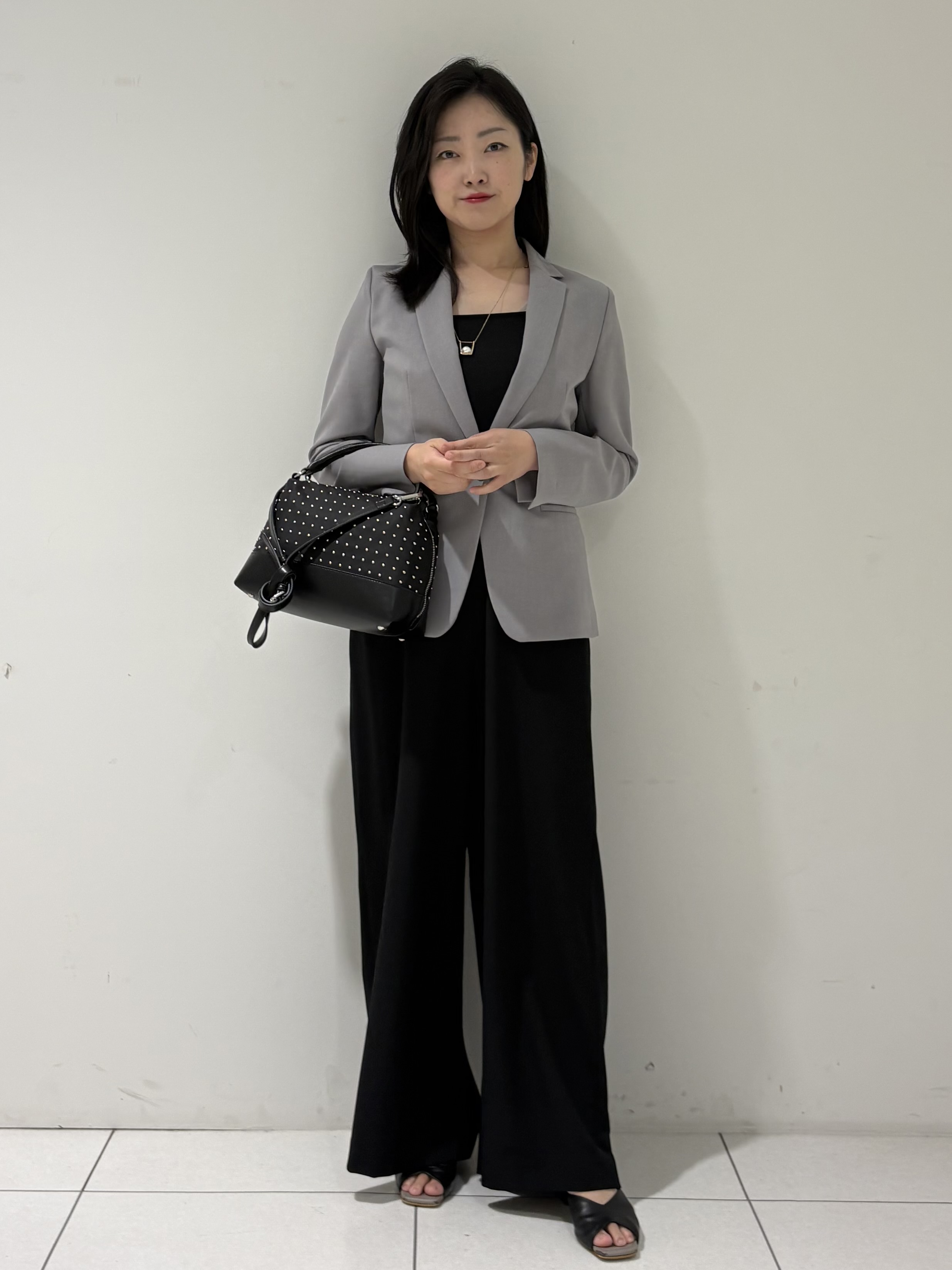 momokoさんの「INDIVI｜【定番スーツ／UVケア／洗える】ウール調テーラードジャケット」を使ったコーディネート