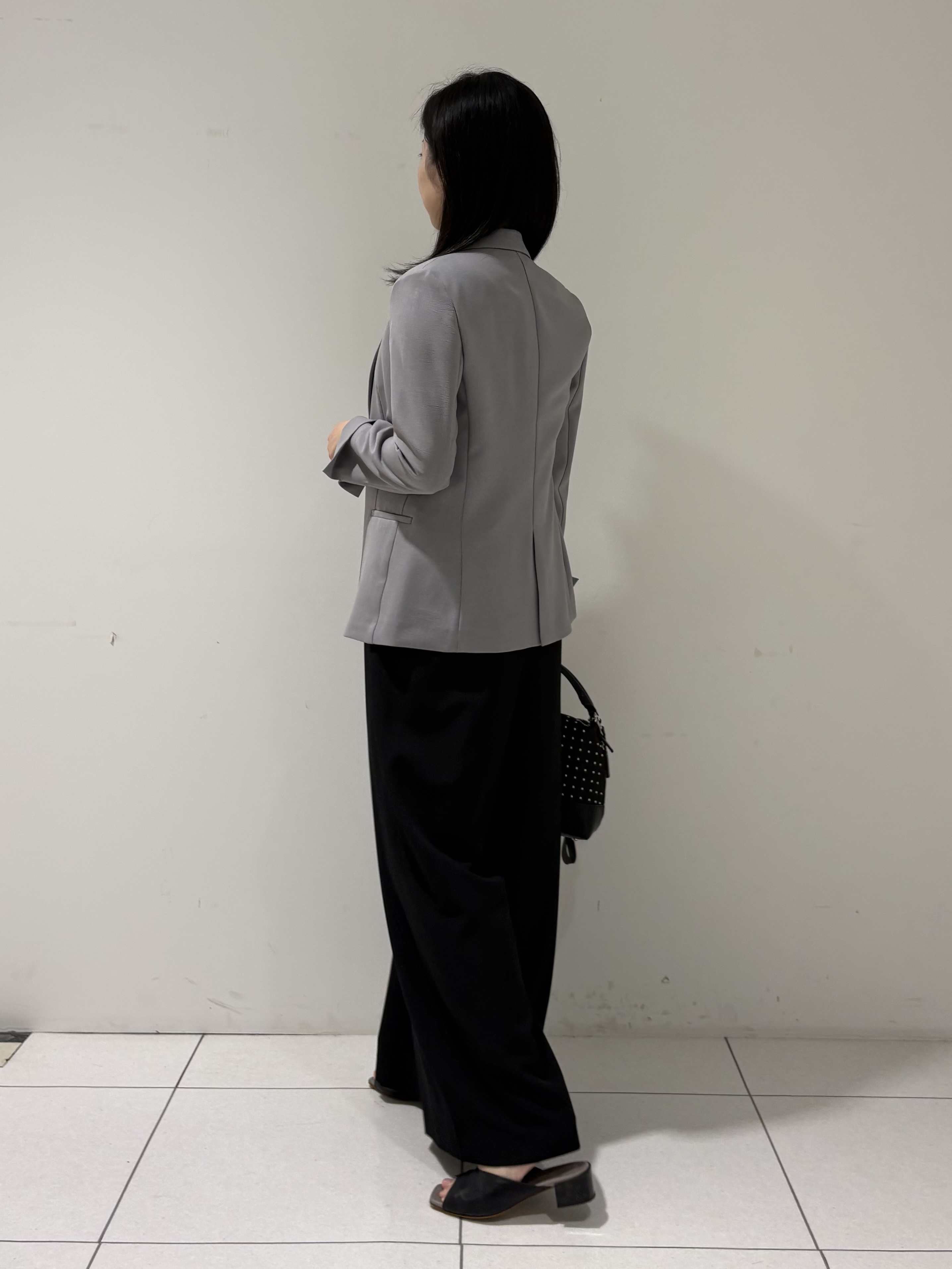 momokoさんの「INDIVI｜【定番スーツ／UVケア／洗える】ウール調テーラードジャケット」を使ったコーディネート