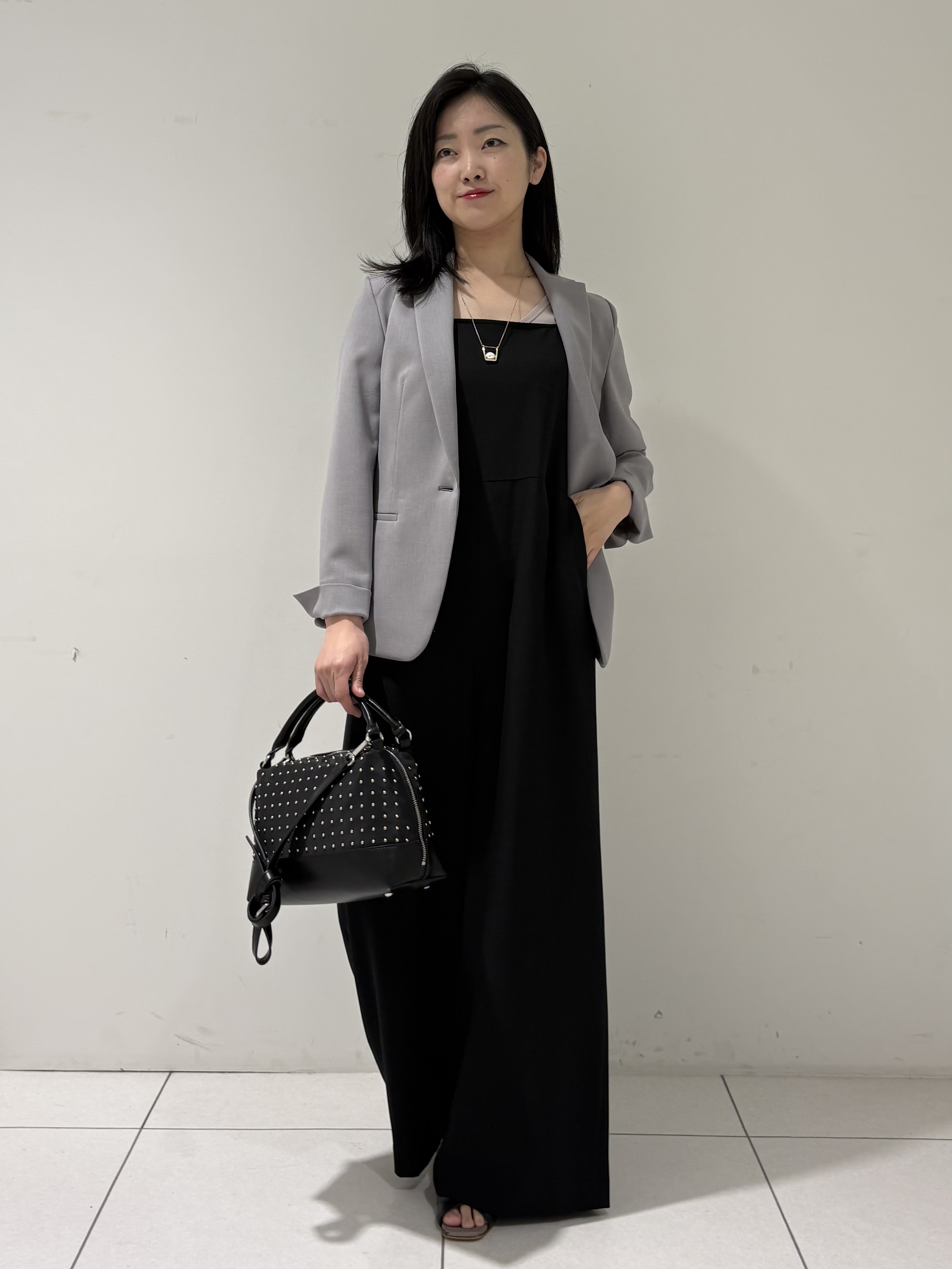 momokoさんの「INDIVI｜【定番スーツ／UVケア／洗える】ウール調テーラードジャケット」を使ったコーディネート