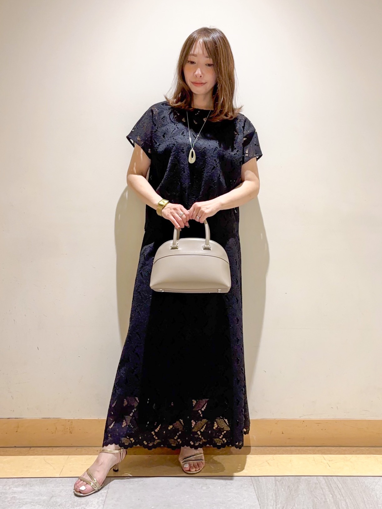sattoさんの「UNTITLED｜【セットアップ可/品のある透け感】リーフレースブラウス」を使ったコーディネート