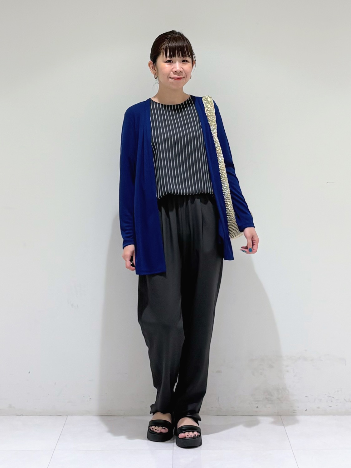 tsuyuさんの「INDIVI｜【大人カジュアル】メタリックかぎ編みボトルバッグ」を使ったコーディネート