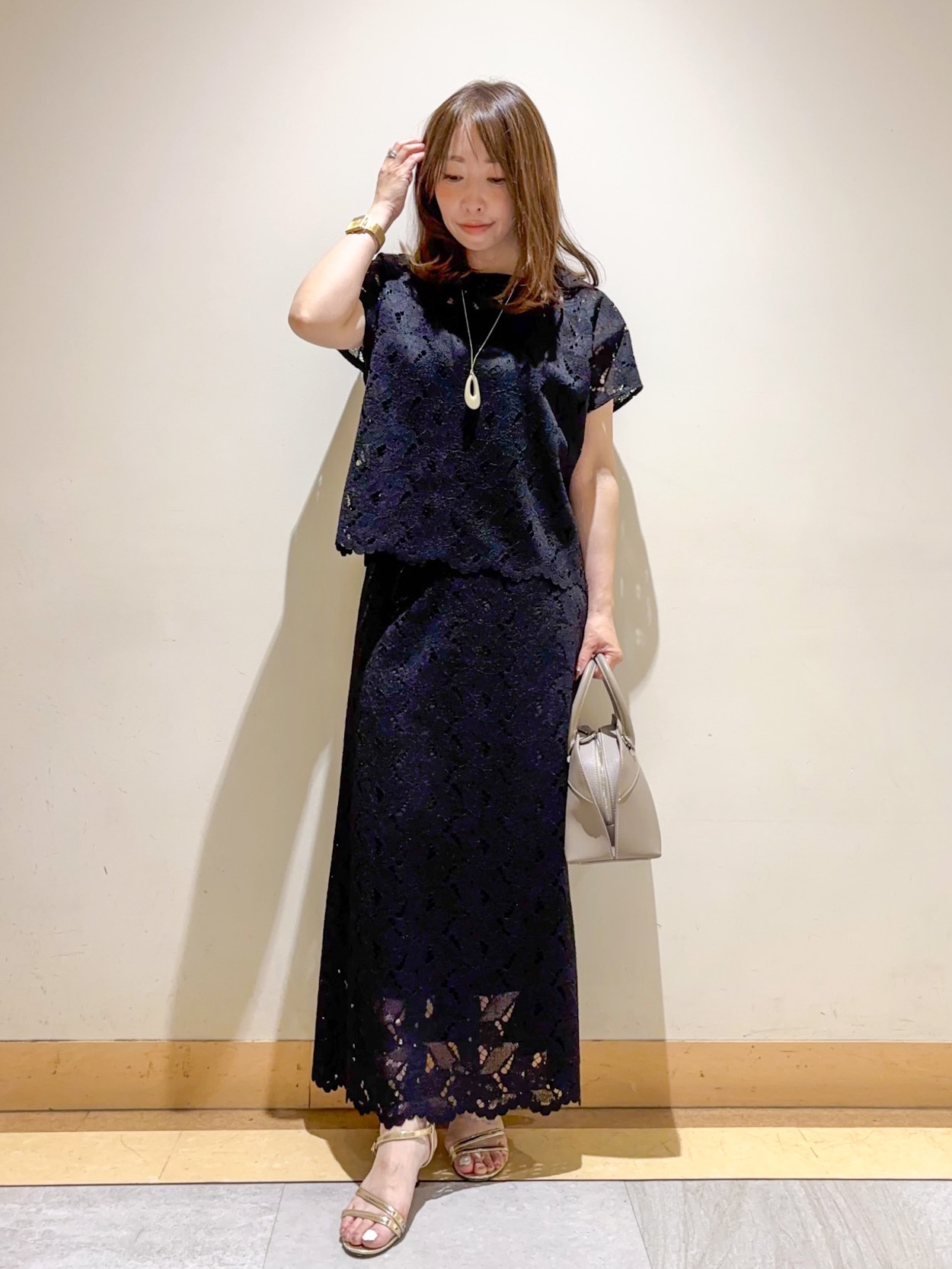 sattoさんの「UNTITLED｜【セットアップ可/品のある透け感】リーフレースブラウス」を使ったコーディネート