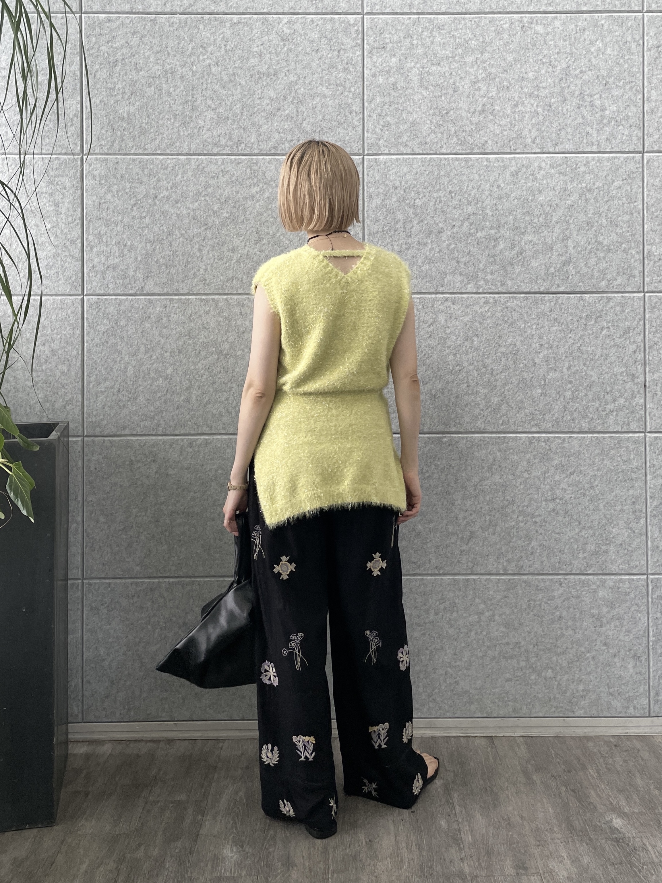 mikuさんの「INDIVI｜シャギーニット ストール付きトップス」を使ったコーディネート