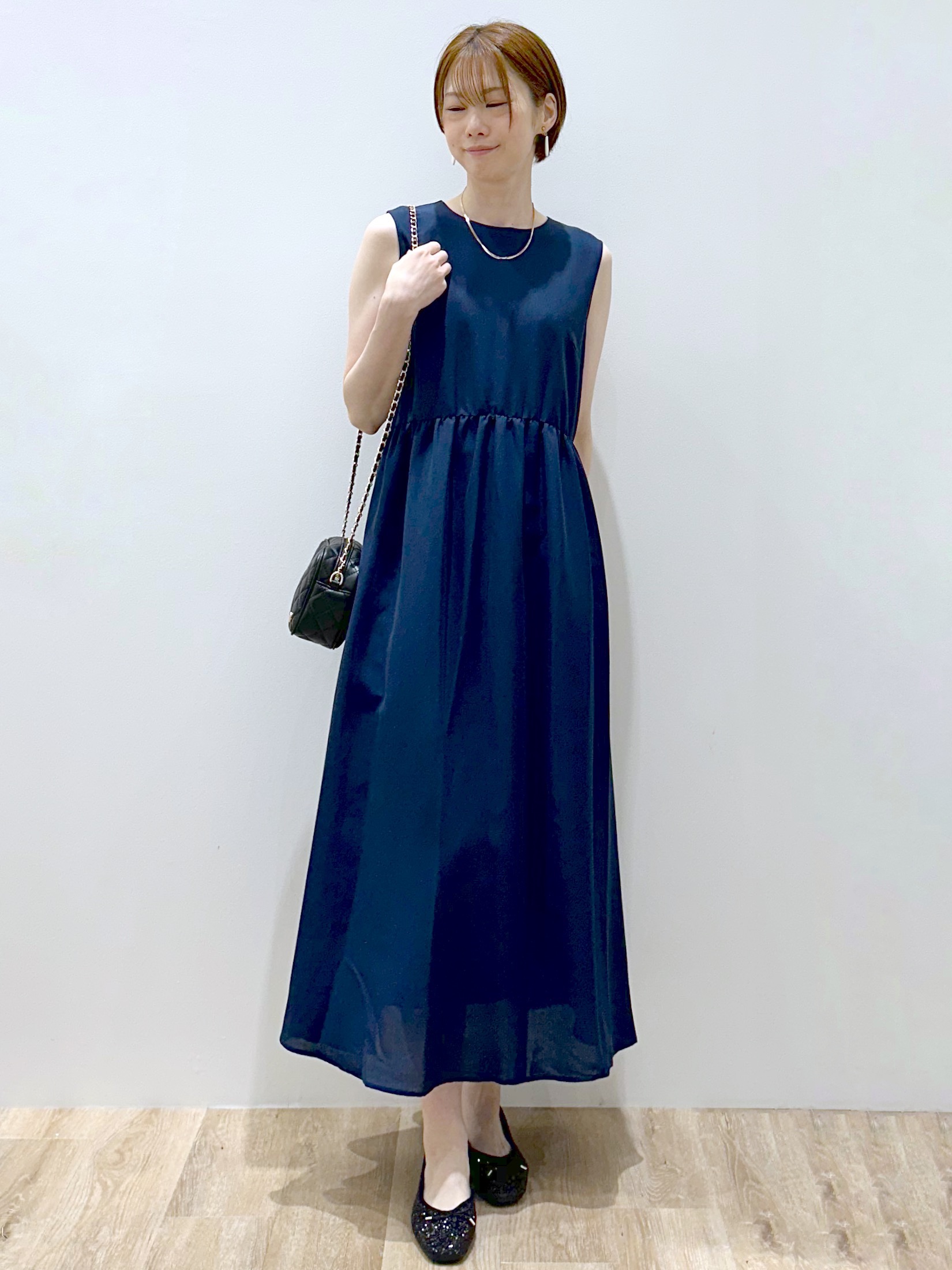 yurieさんの「OPAQUE.CLIP｜【接触冷感】麻混シアーノースリーブワンピース《洗濯機OK》」を使ったコーディネート