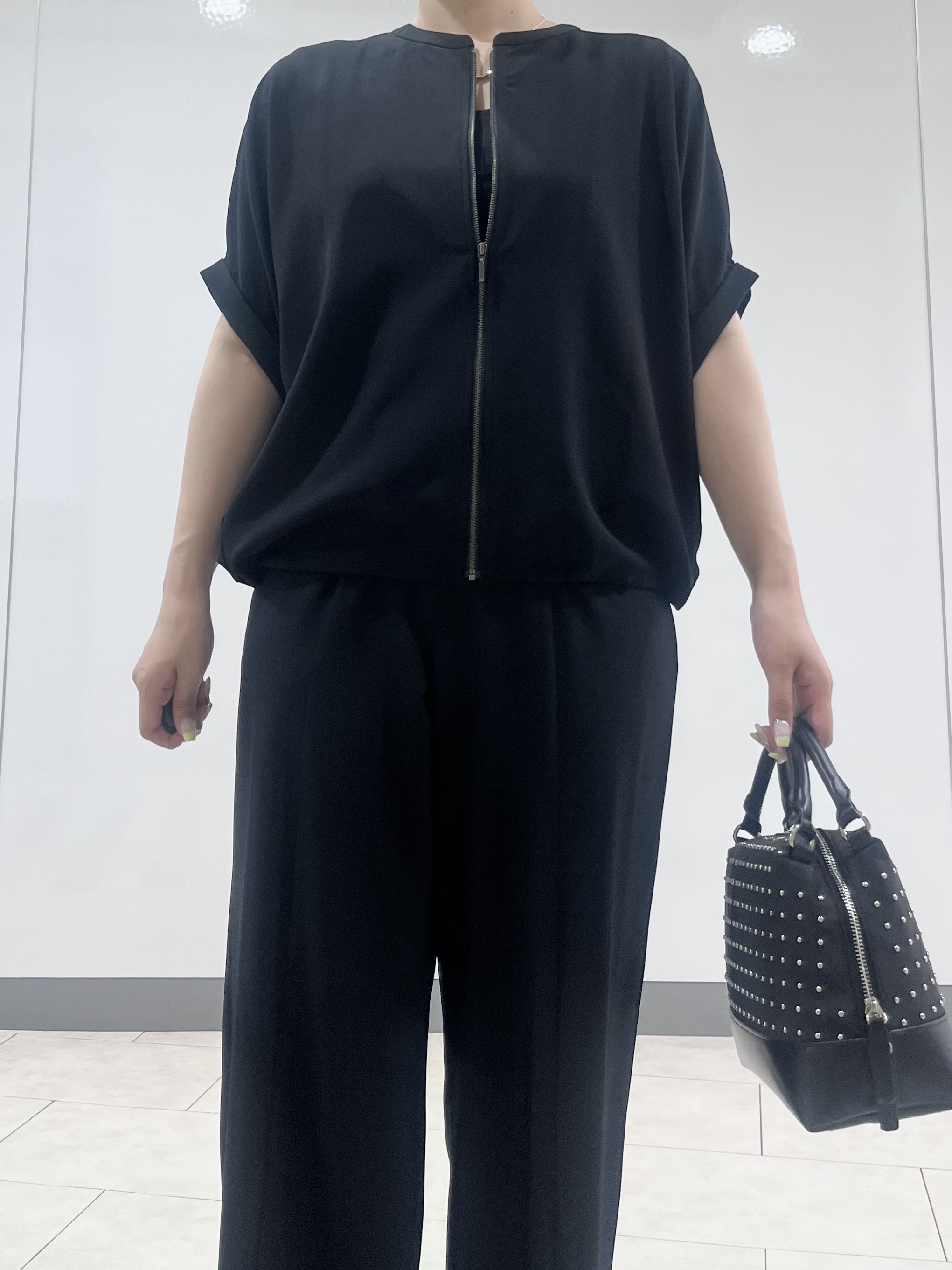 hasuさんの「INDIVI｜【秋羽織り/着る日傘】ドルマンフォルムブルゾン」を使ったコーディネート