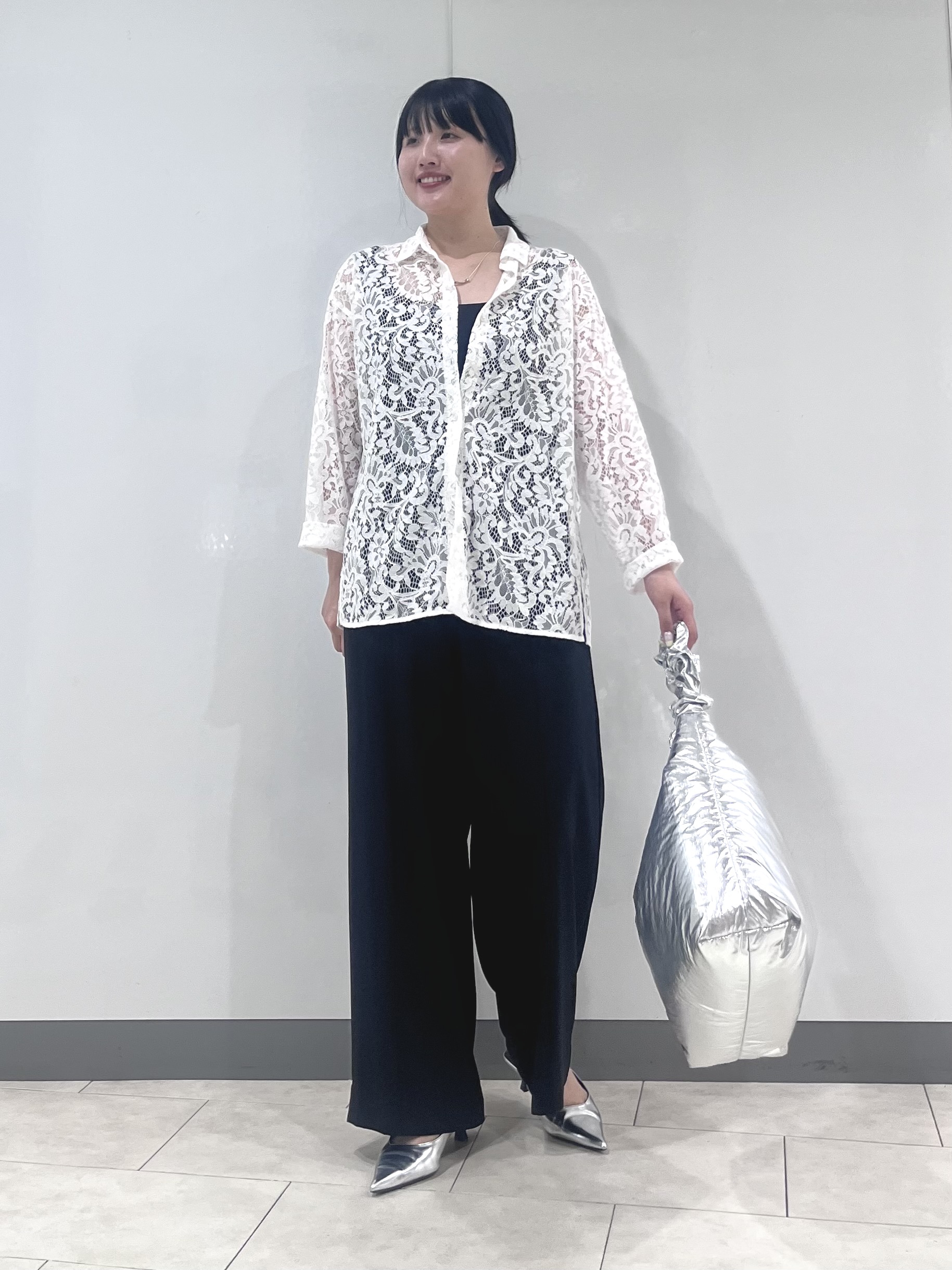 hasuさんの「INDIVI｜【洗える／トレンド】大人レースシャツ」を使ったコーディネート