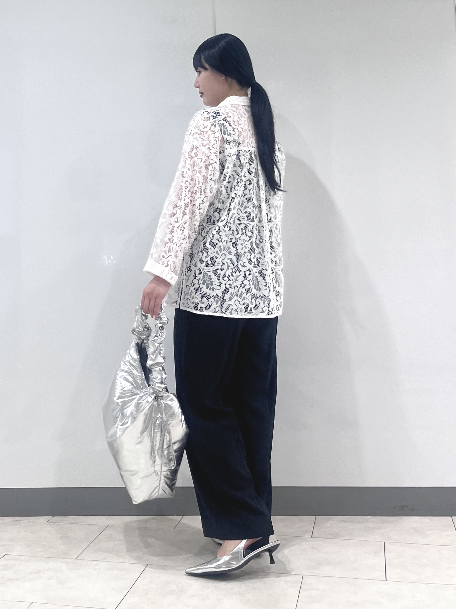 hasuさんの「INDIVI｜【洗える／トレンド】大人レースシャツ」を使ったコーディネート
