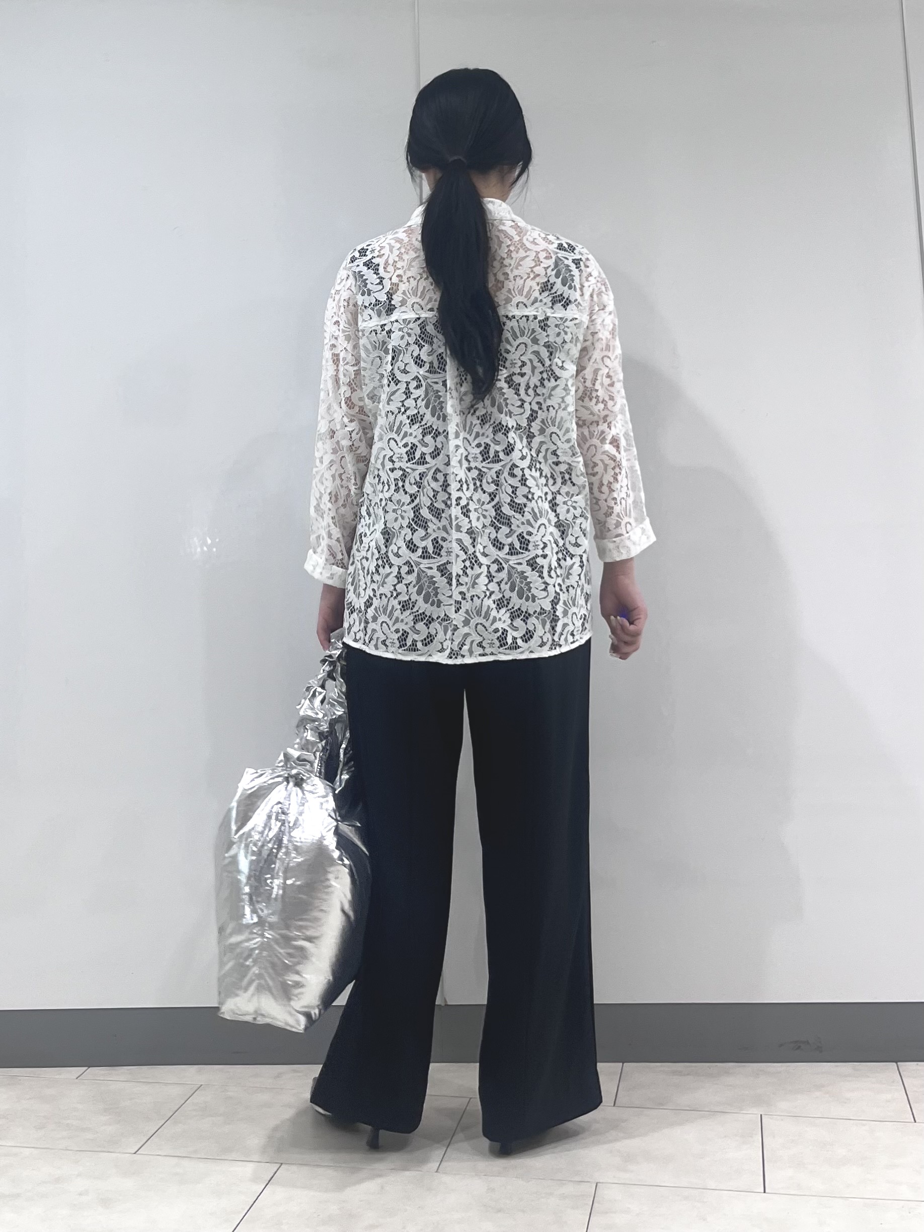 hasuさんの「INDIVI｜【洗える／トレンド】大人レースシャツ」を使ったコーディネート
