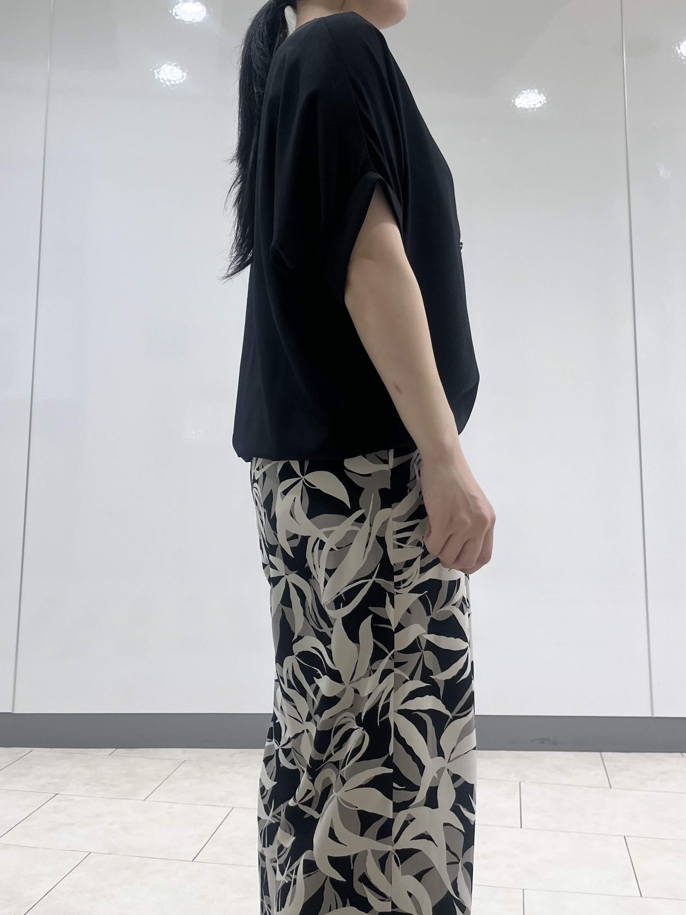 hasuさんの「INDIVI｜【秋羽織り/着る日傘】ドルマンフォルムブルゾン」を使ったコーディネート