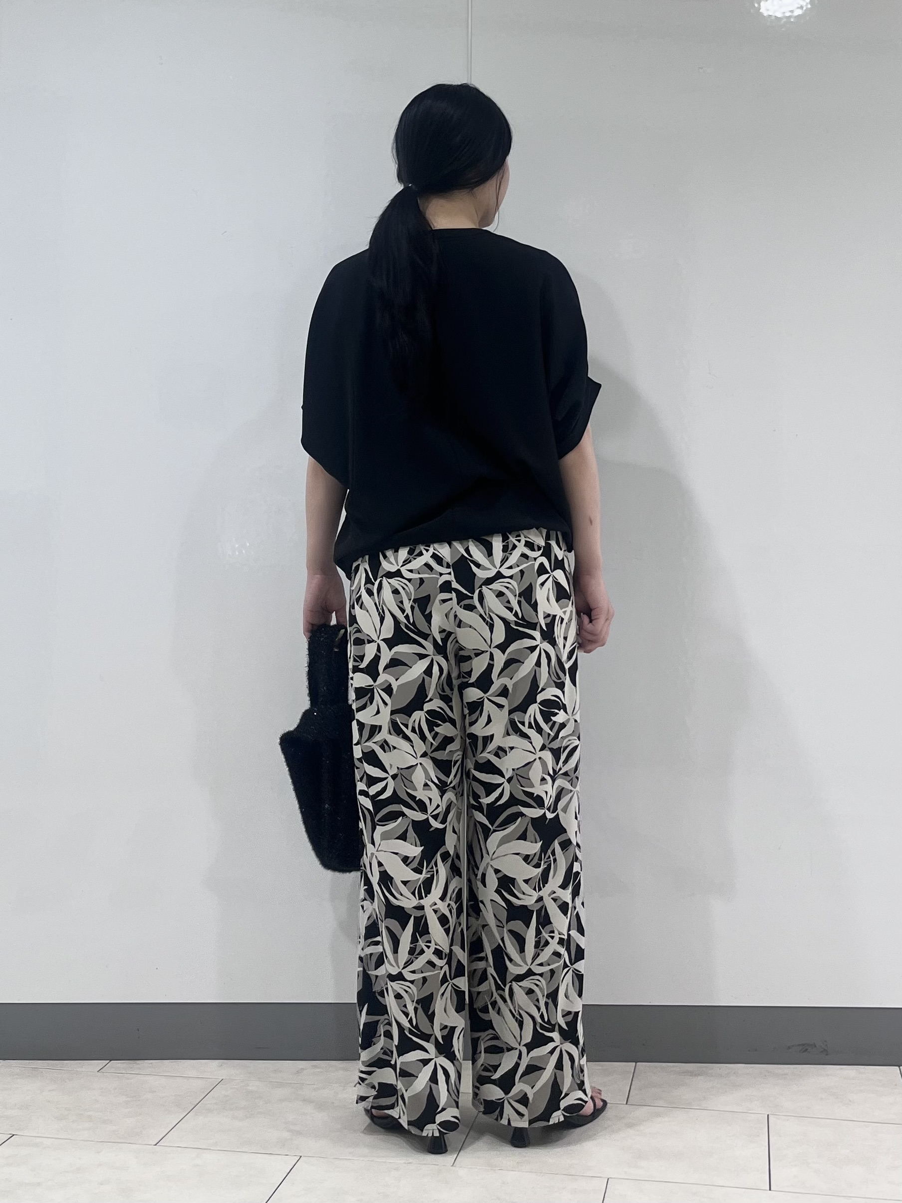 hasuさんの「INDIVI｜【秋羽織り/着る日傘】ドルマンフォルムブルゾン」を使ったコーディネート