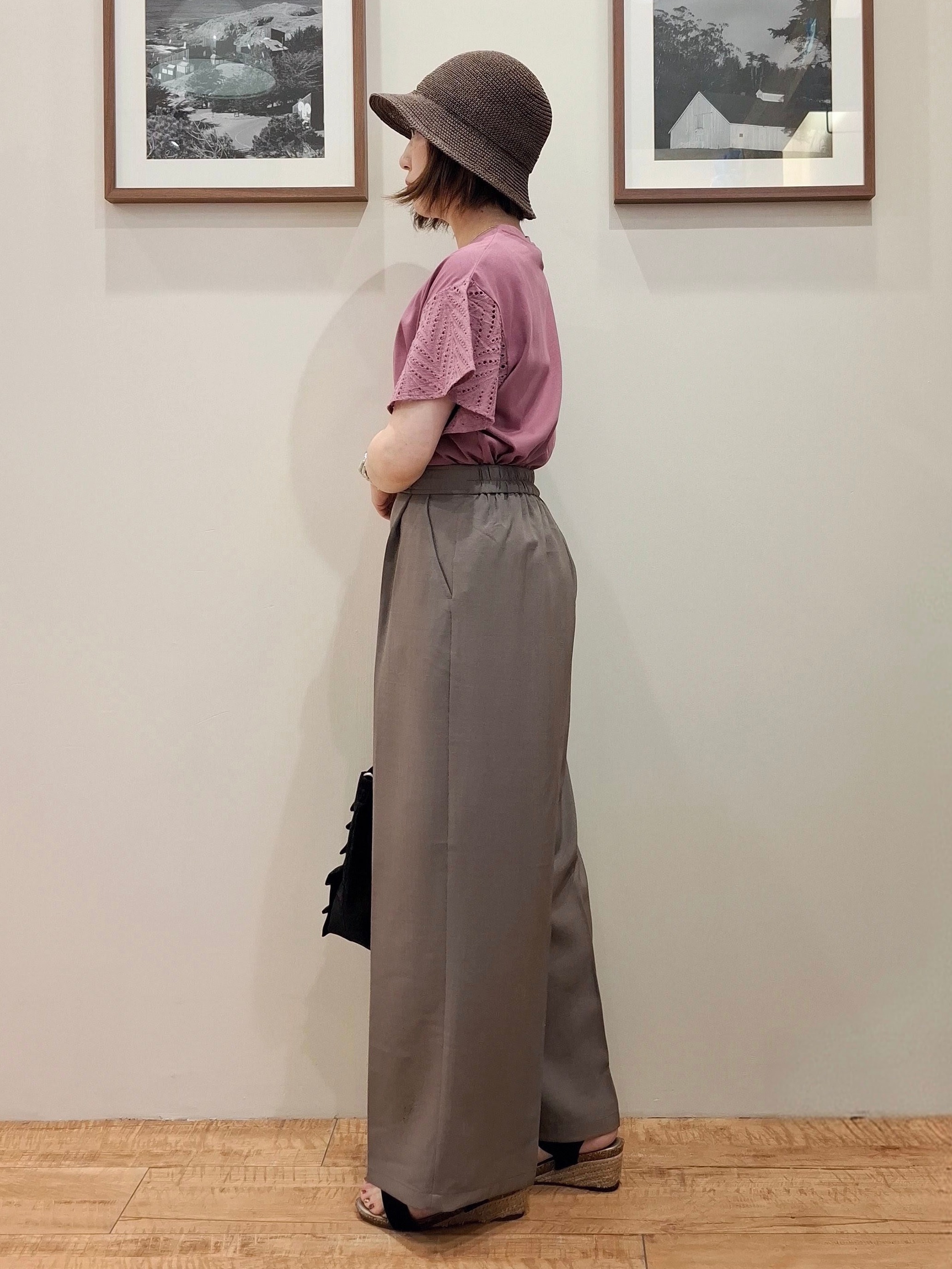 まあるさんの「SHOO･LA･RUE｜【S-LL/洗濯機可/体型カバー】汗じみが気になりにくい お袖レースフレアTシャツ」を使ったコーディネート