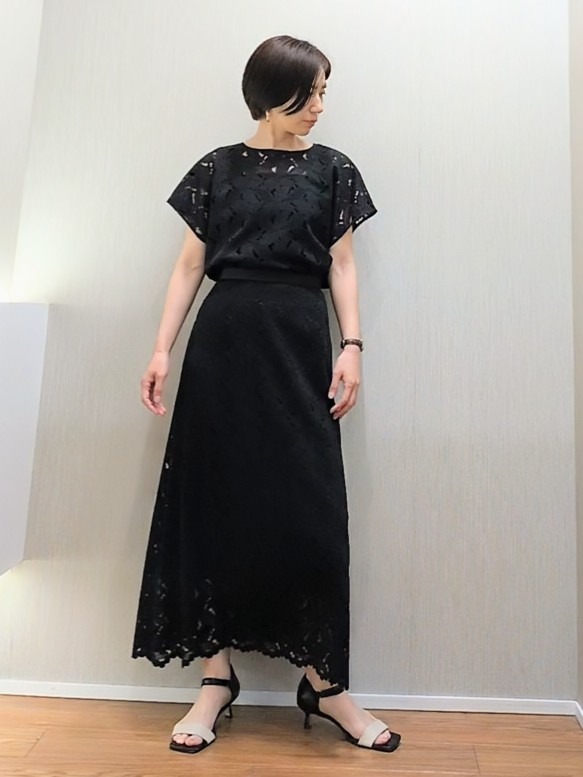 ミズタさんの「UNTITLED｜【セットアップ可/品のある透け感】リーフレースブラウス」を使ったコーディネート