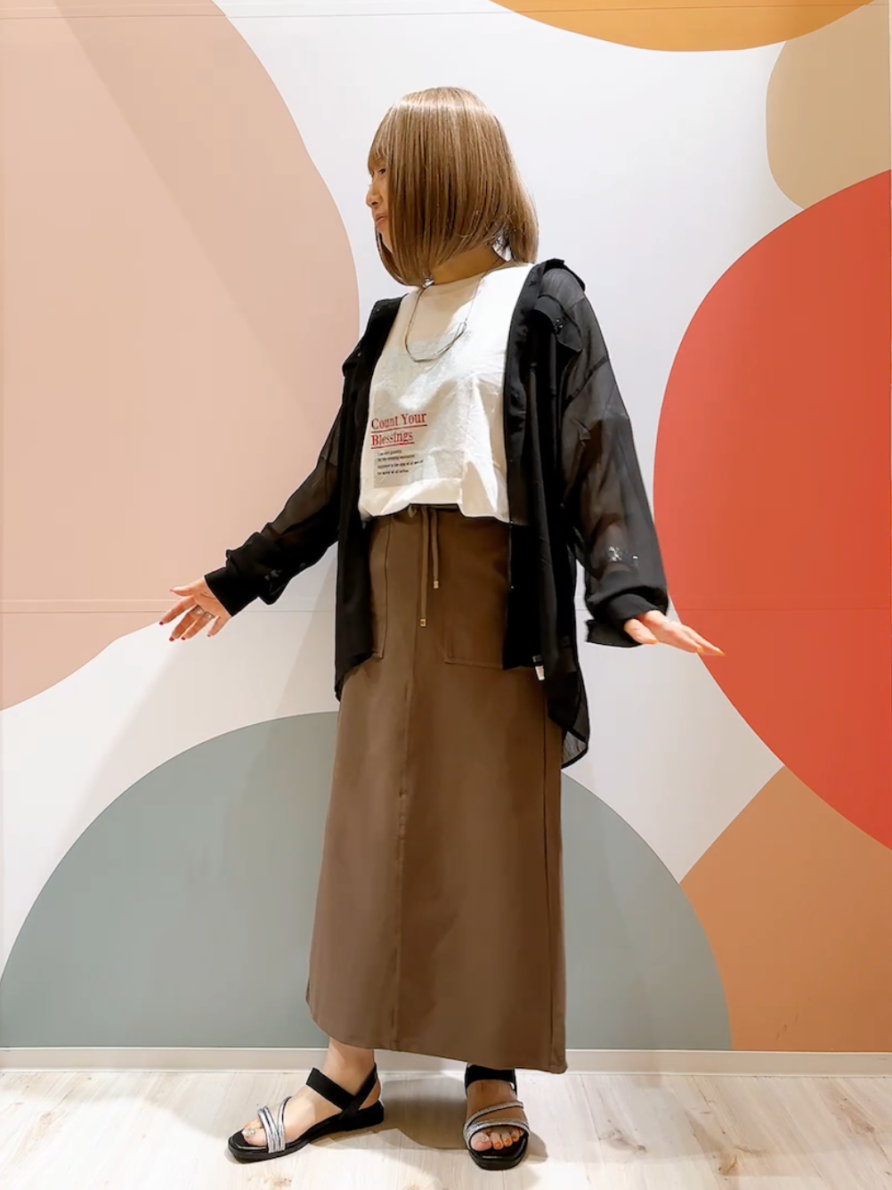 長男さんの「SHOO･LA･RUE｜【S-LL/洗濯機可】選べる4柄　デイリー使いにぴったりな 大人の頼れるTシャツ」を使ったコーディネート