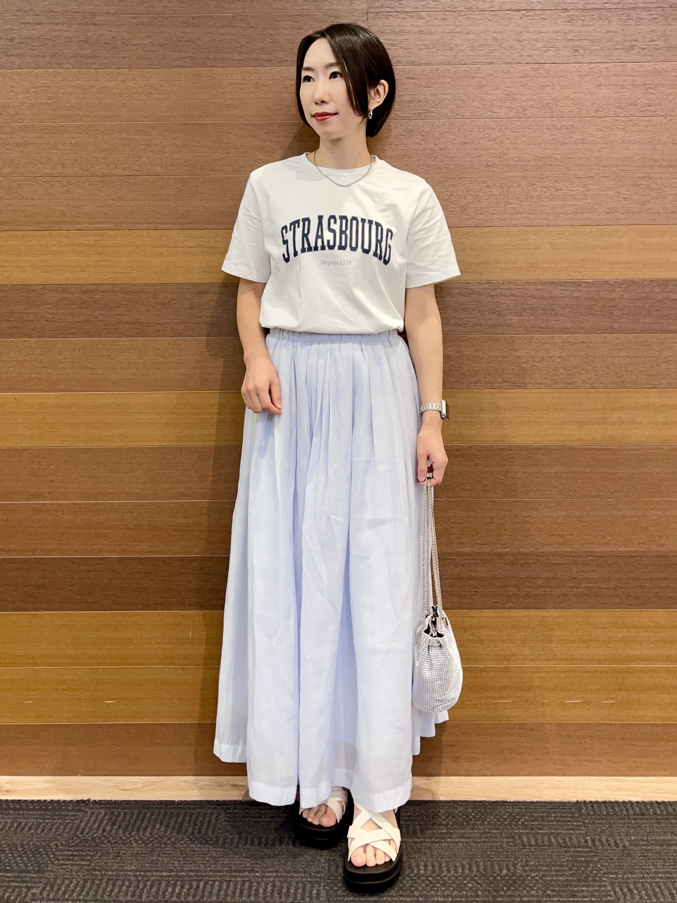 umiさんの「OPAQUE.CLIP｜アソートロゴTシャツ【洗濯機OK】」を使ったコーディネート