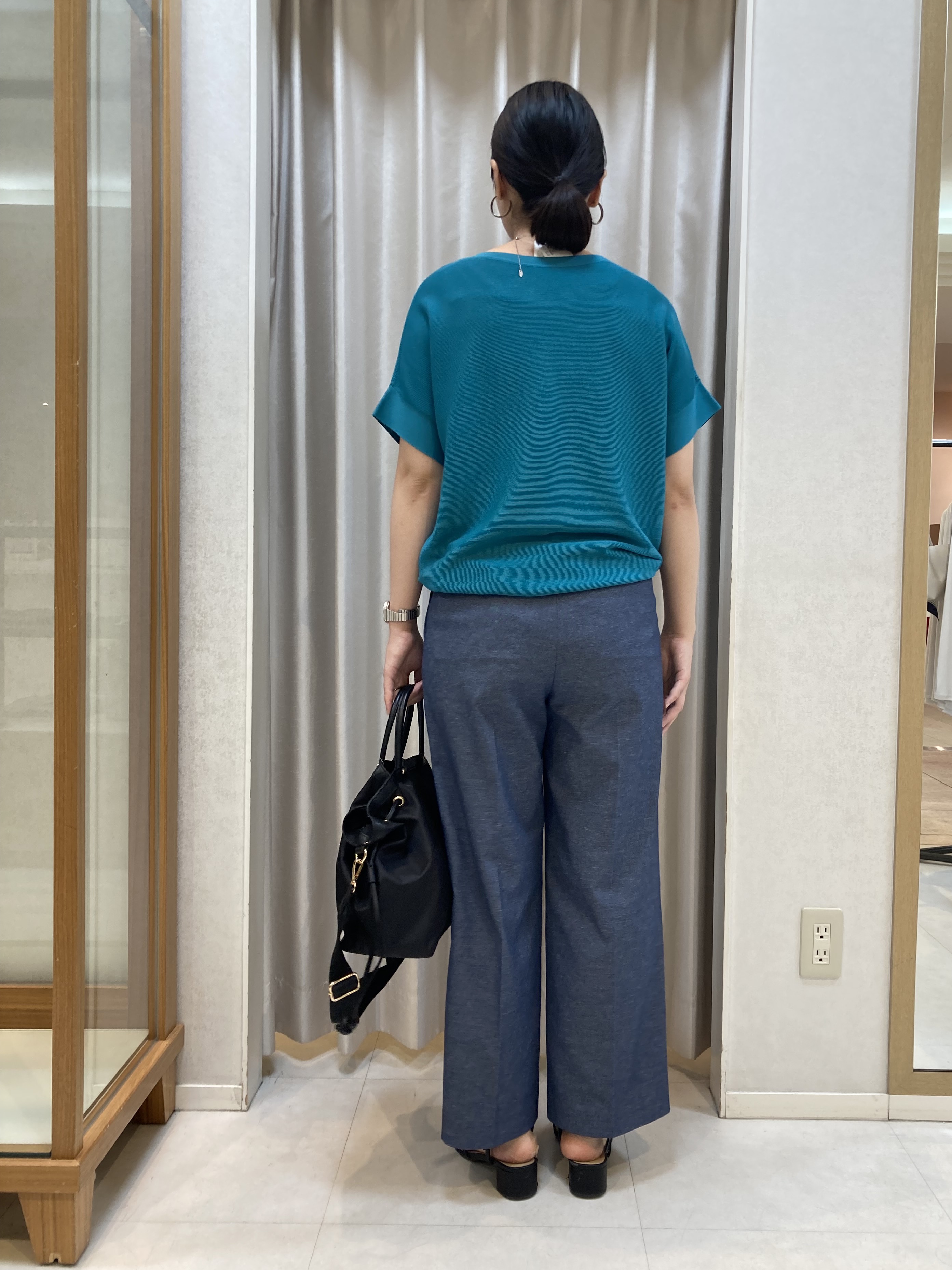 しばたさんの「UNTITLED｜【11色展開/体型カバー】前後2WAYフレンチスリーブニット」を使ったコーディネート