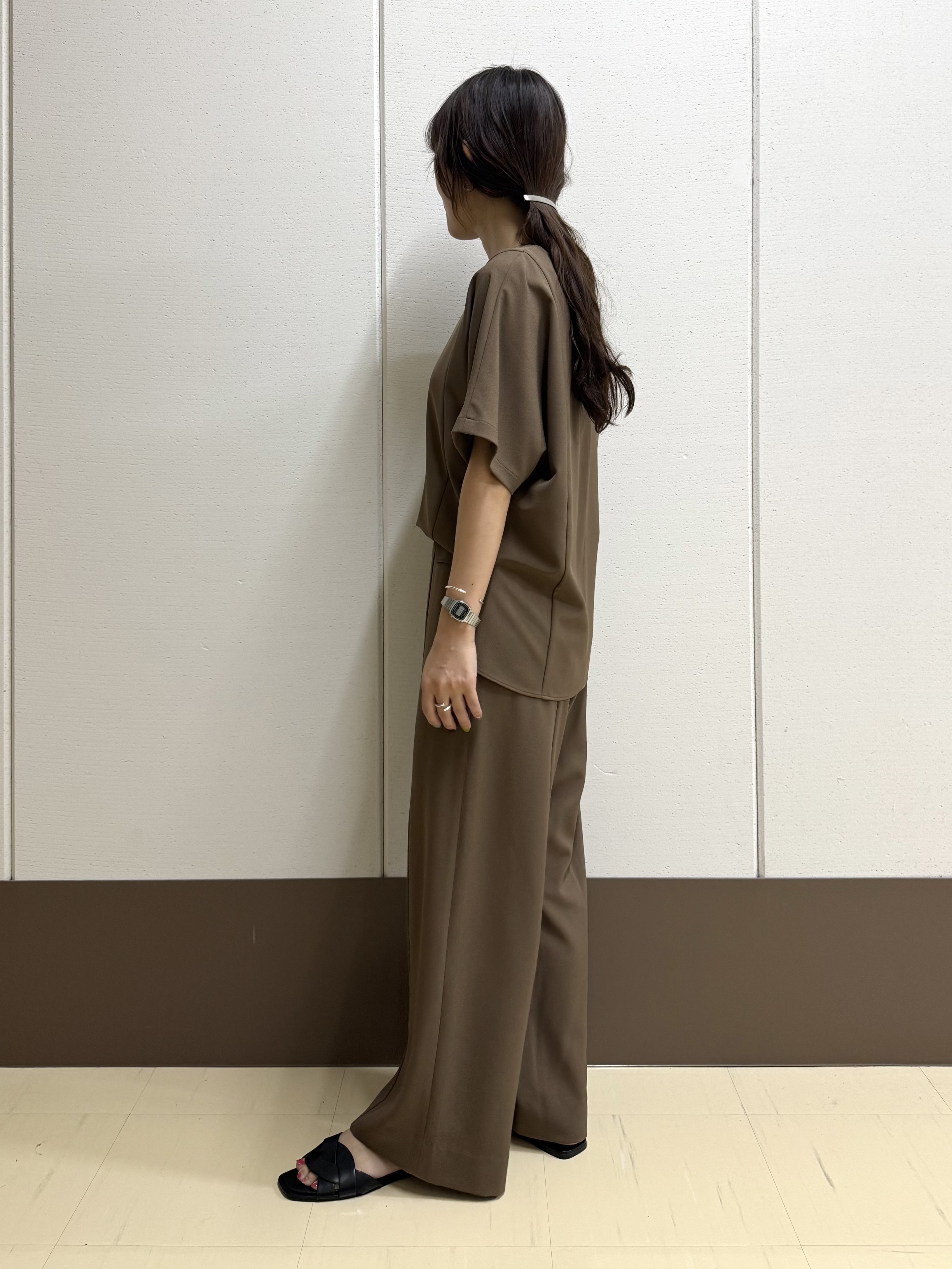mamiさんの「INDIVI｜【初秋/防シワ/着る日傘】イージーワイドパンツ」を使ったコーディネート
