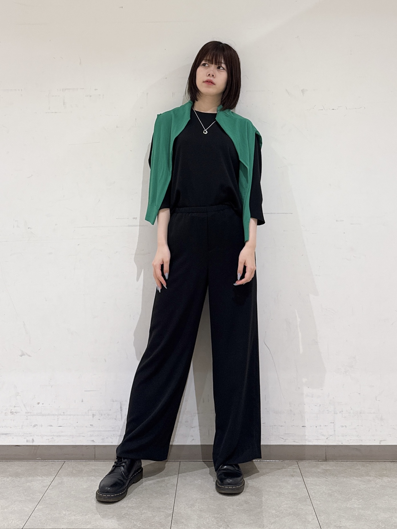 rinaさんの「INDIVI｜【接触冷感／透湿／着る日傘】イージーワイドパンツ」を使ったコーディネート