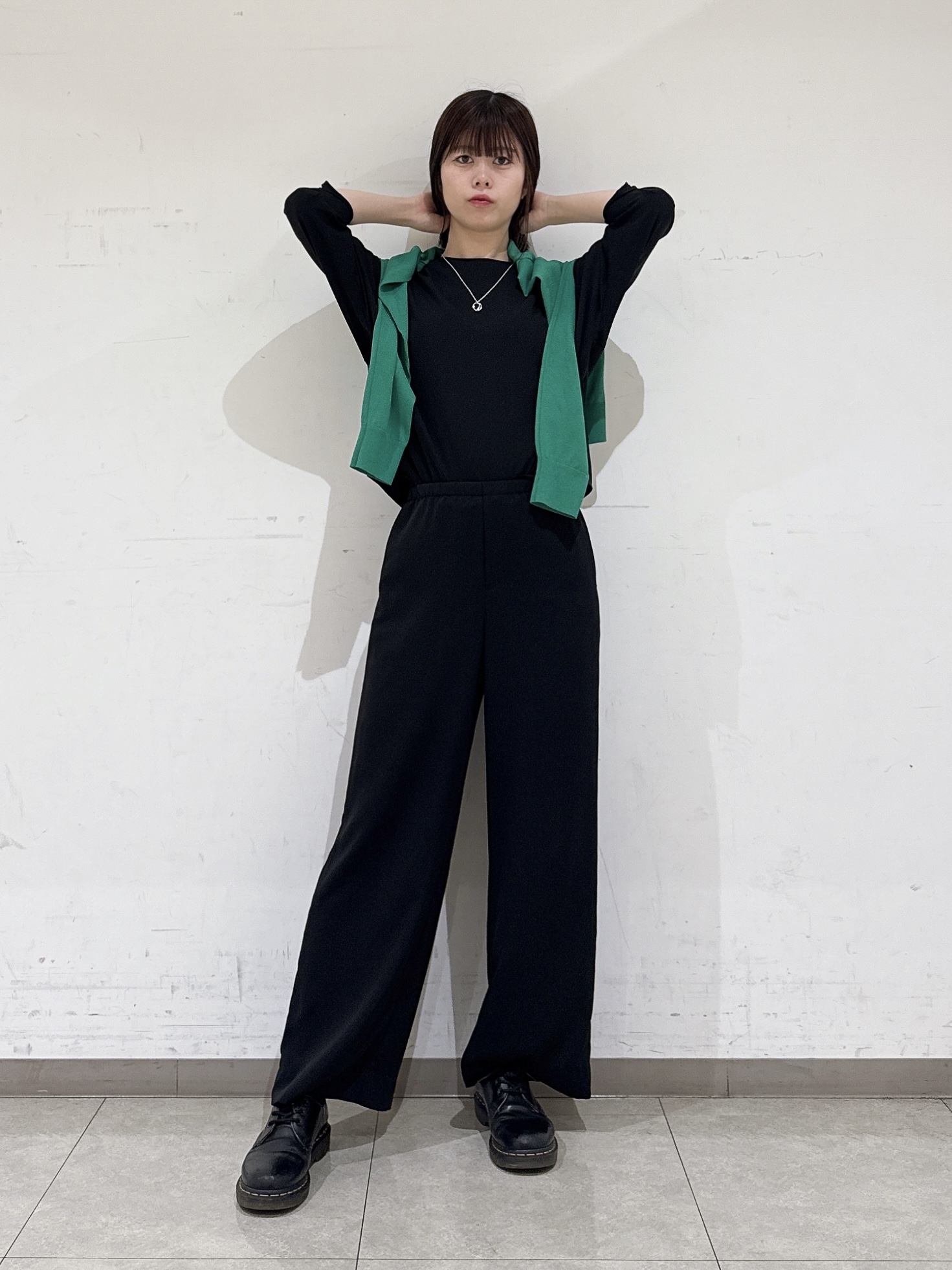 rinaさんの「INDIVI｜【接触冷感／透湿／着る日傘】イージーワイドパンツ」を使ったコーディネート