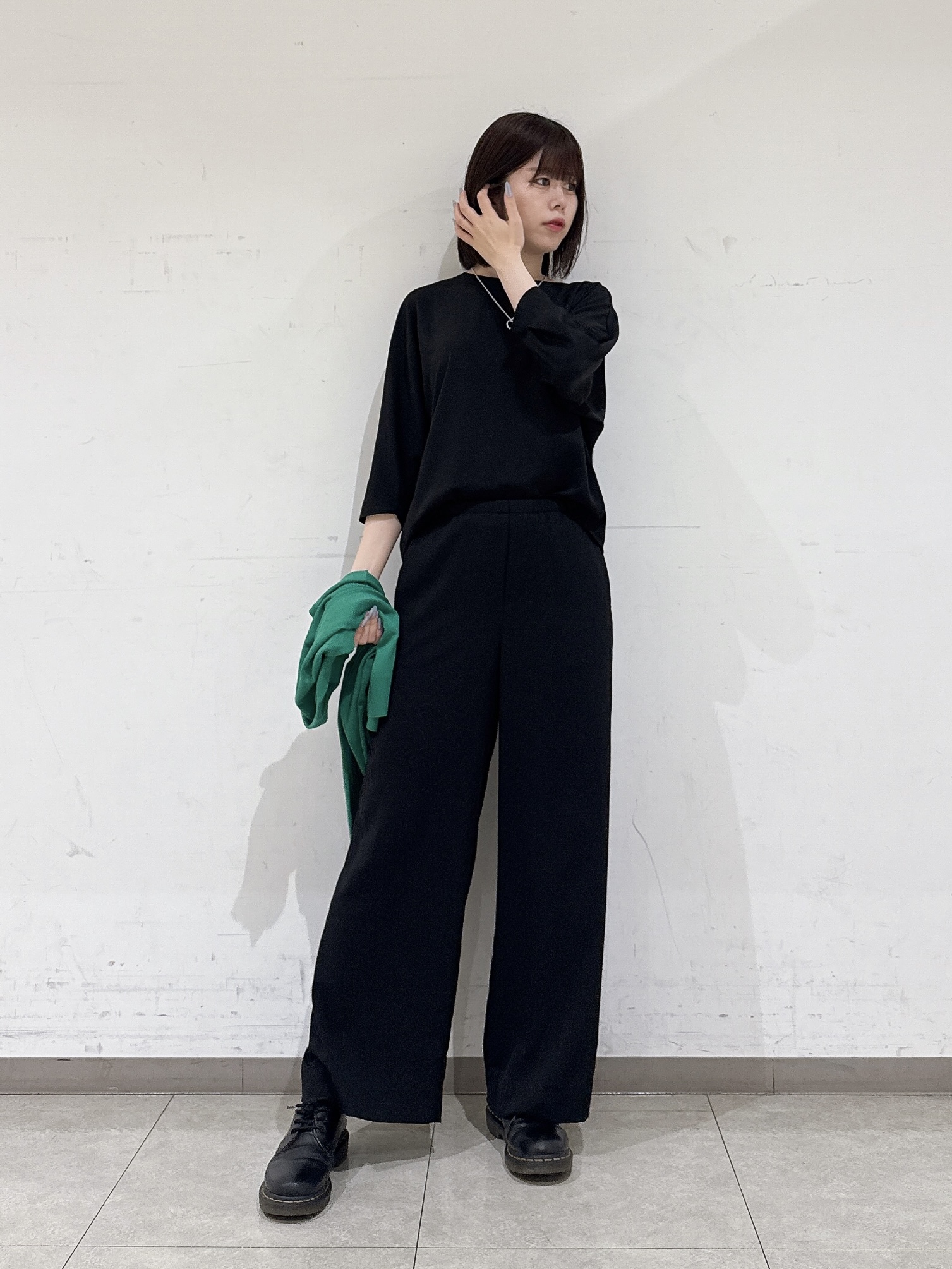 rinaさんの「INDIVI｜【接触冷感／透湿／着る日傘】イージーワイドパンツ」を使ったコーディネート