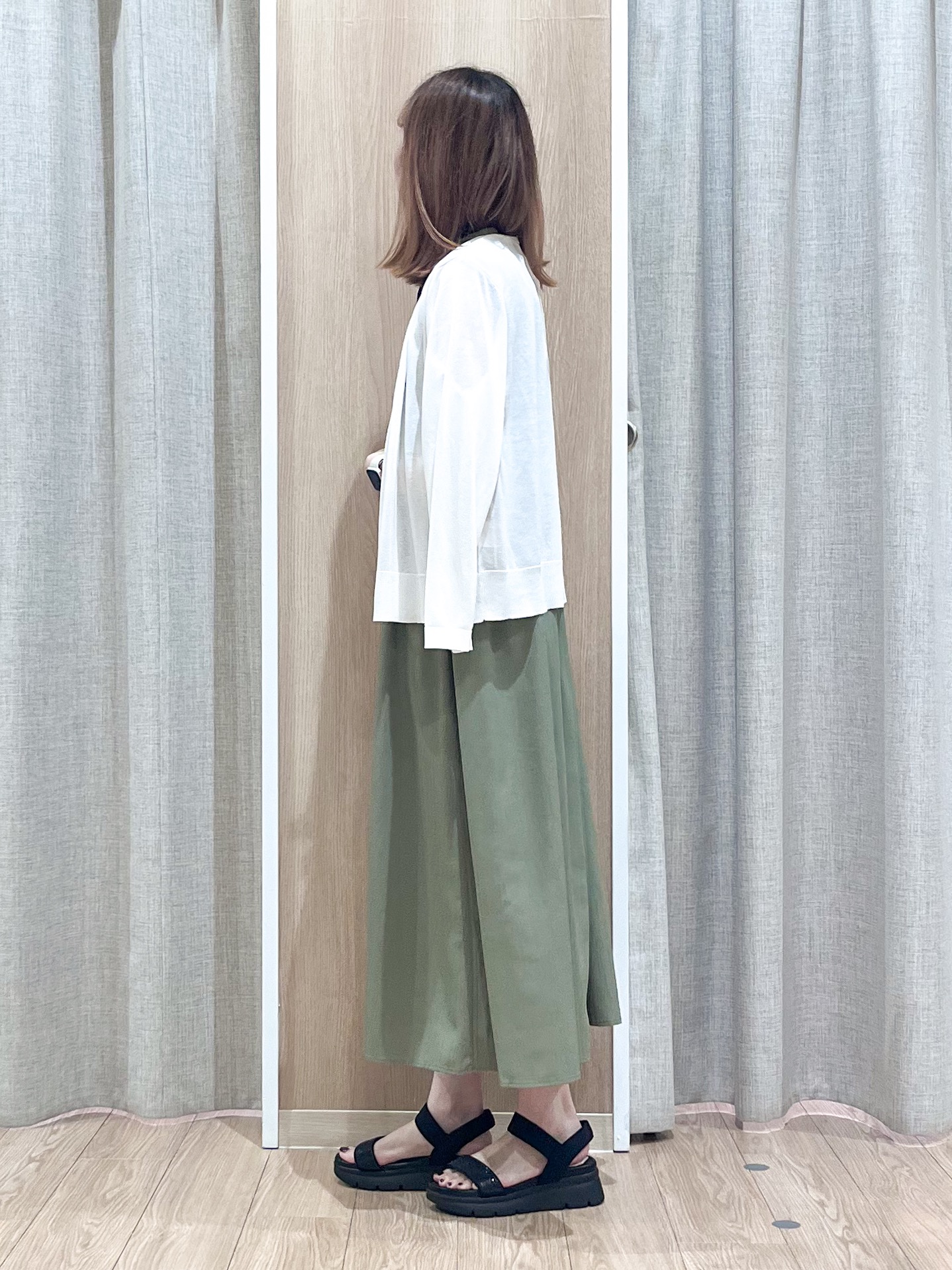 みーちゃんさんの「grove｜高評価！【UVカット】ベーシックショートカーディガン」を使ったコーディネート