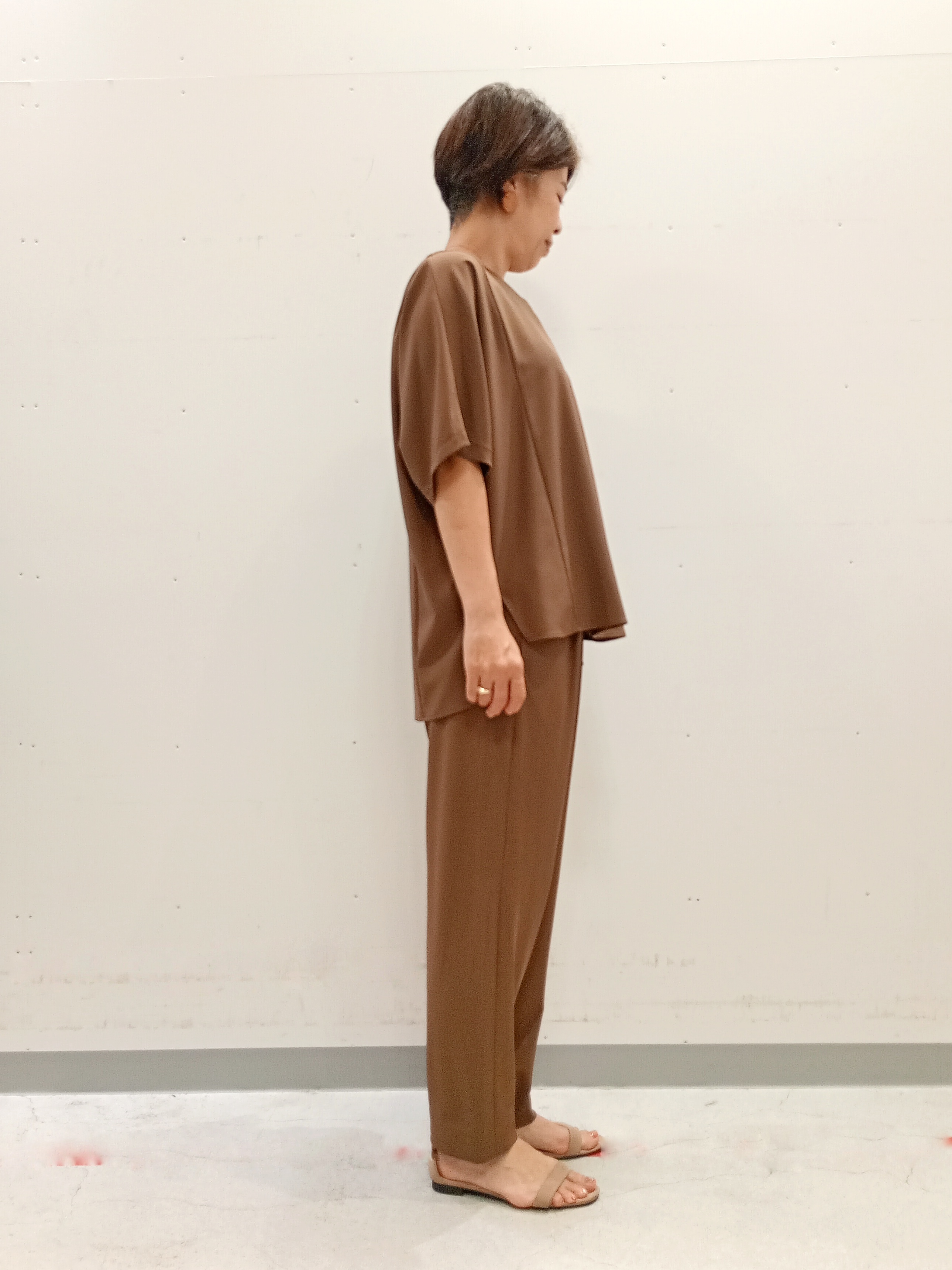 Kさんの「INDIVI｜【体型＆二の腕カバー/着る日傘】ドルマントップス」を使ったコーディネート