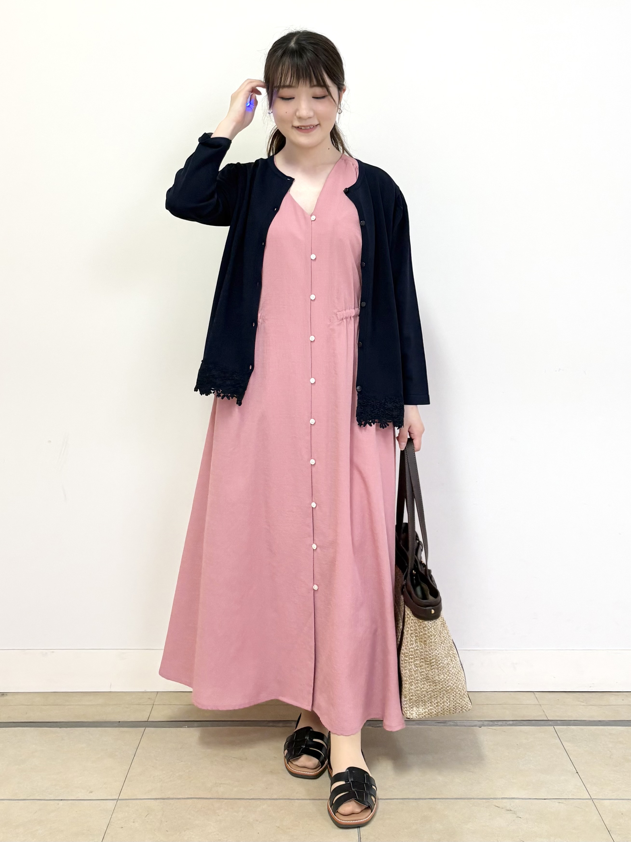 mikiさんの「Reflect｜レースデザイン ニットカーディガン」を使ったコーディネート